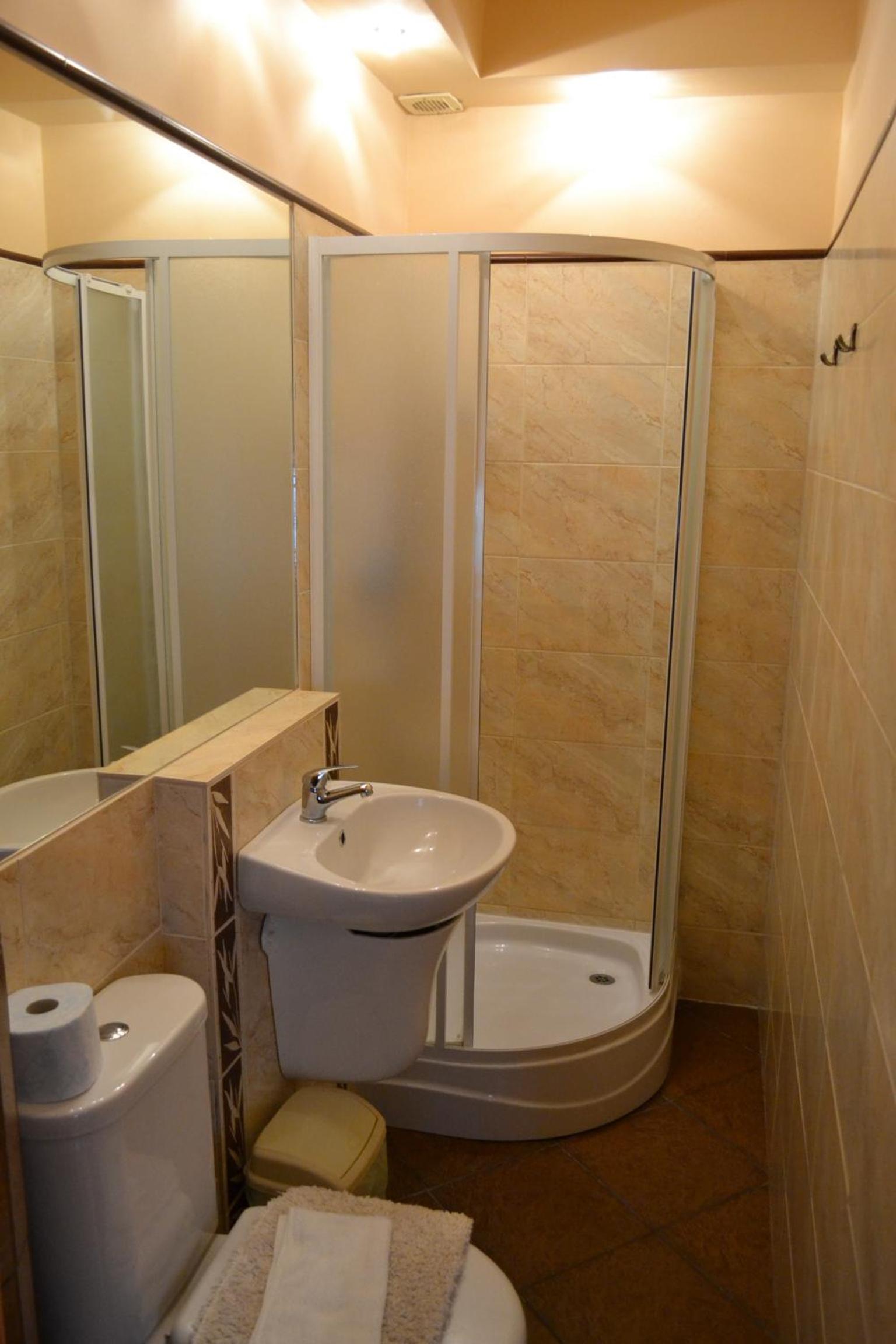 One-Bedroom Apartment - Photo 2