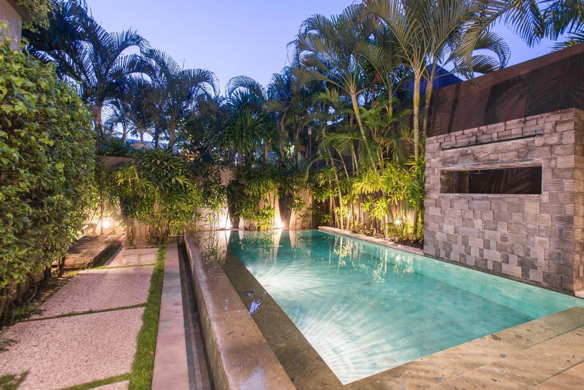 Three-Bedroom Villa photo 2