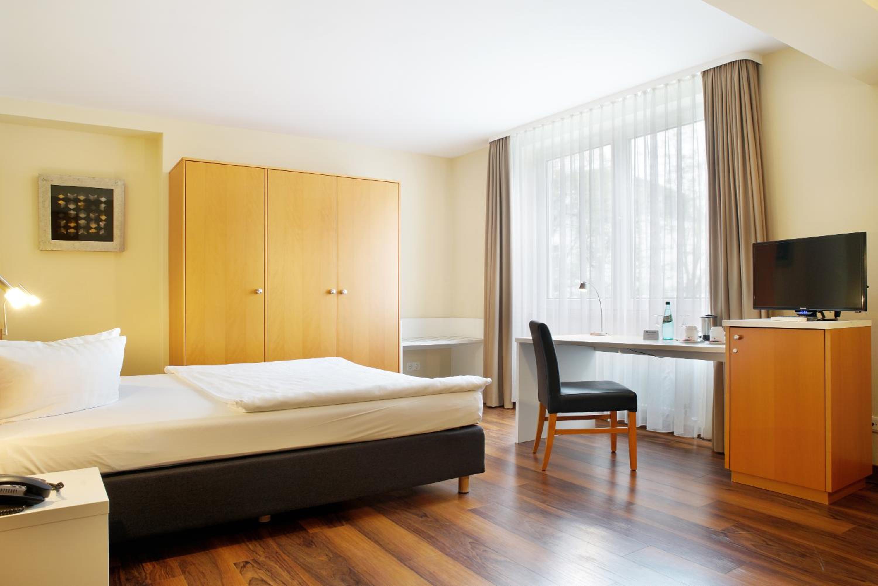 Business Queen Room - Photo 7