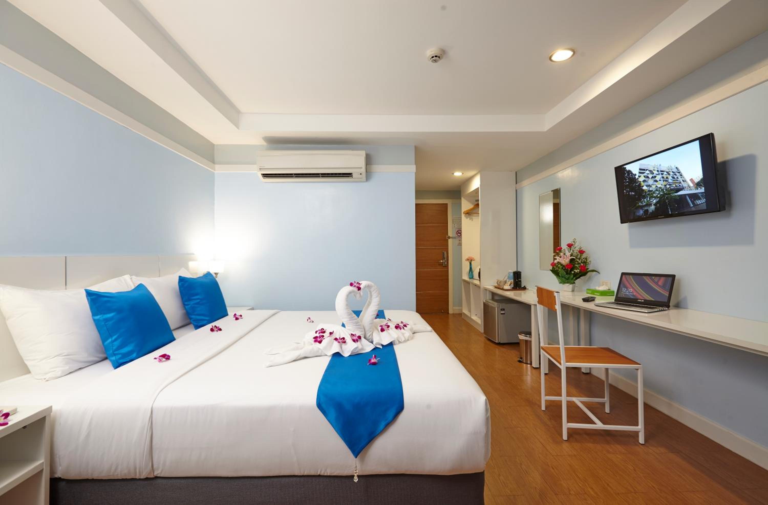 Deluxe Double or Twin Room photo 3