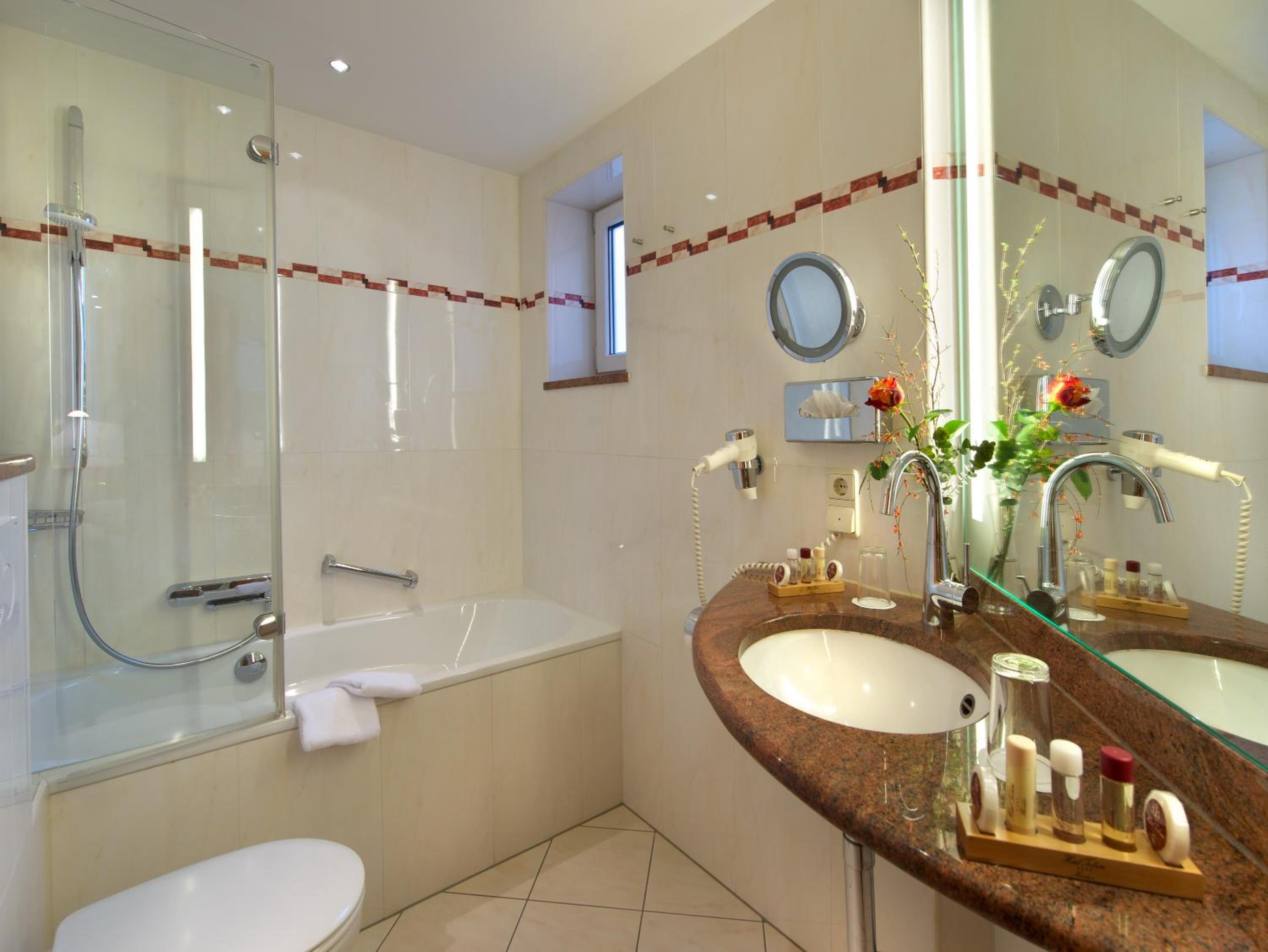 Standard Twin Room photo 2