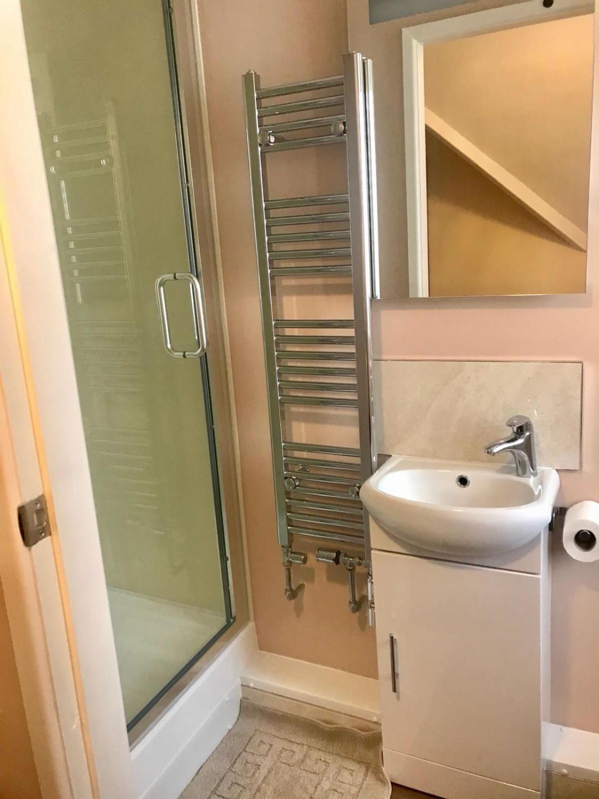 Standard Single Room with Shower photo 3