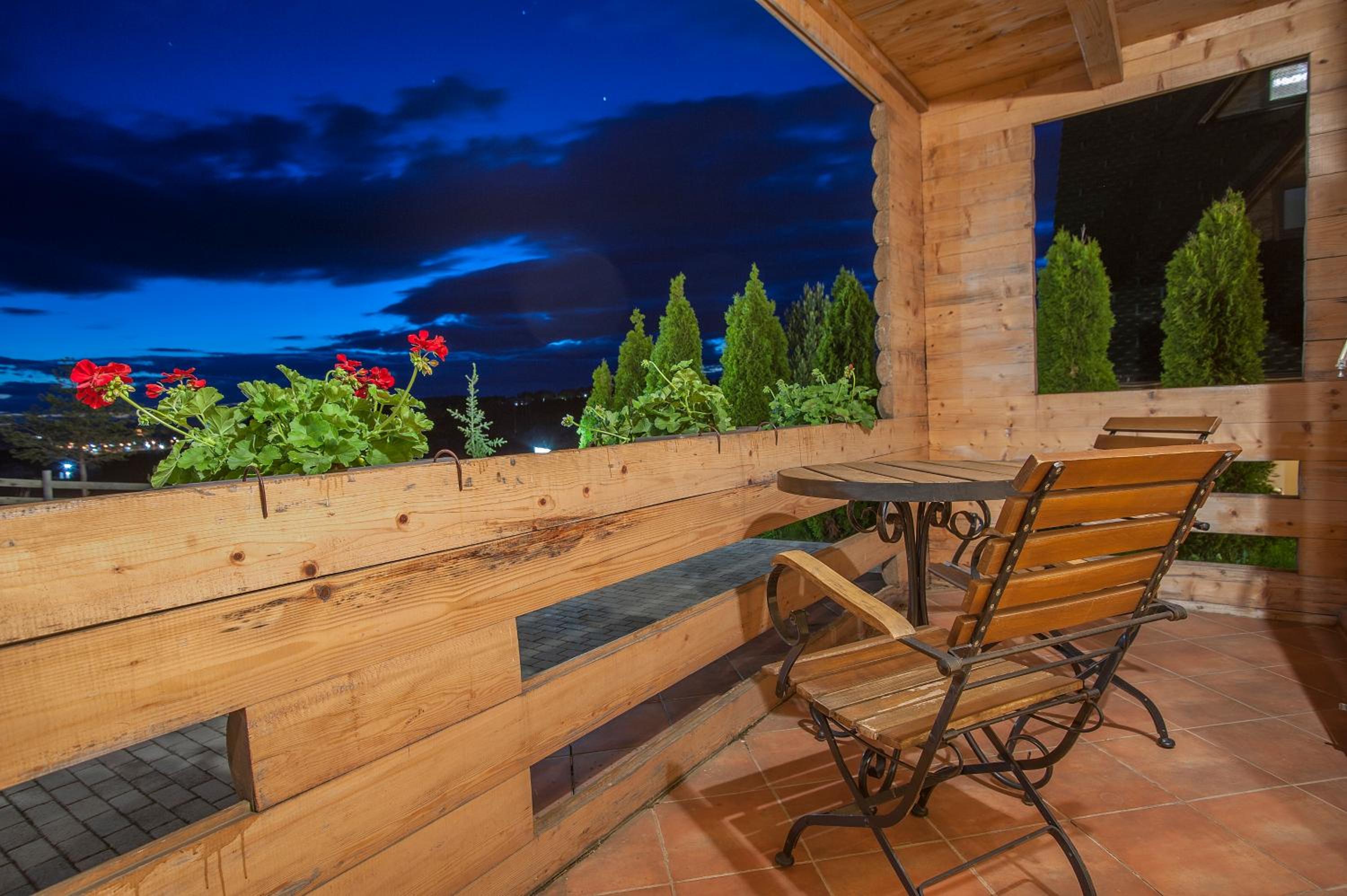 Three-Bedroom Villa - Photo 2