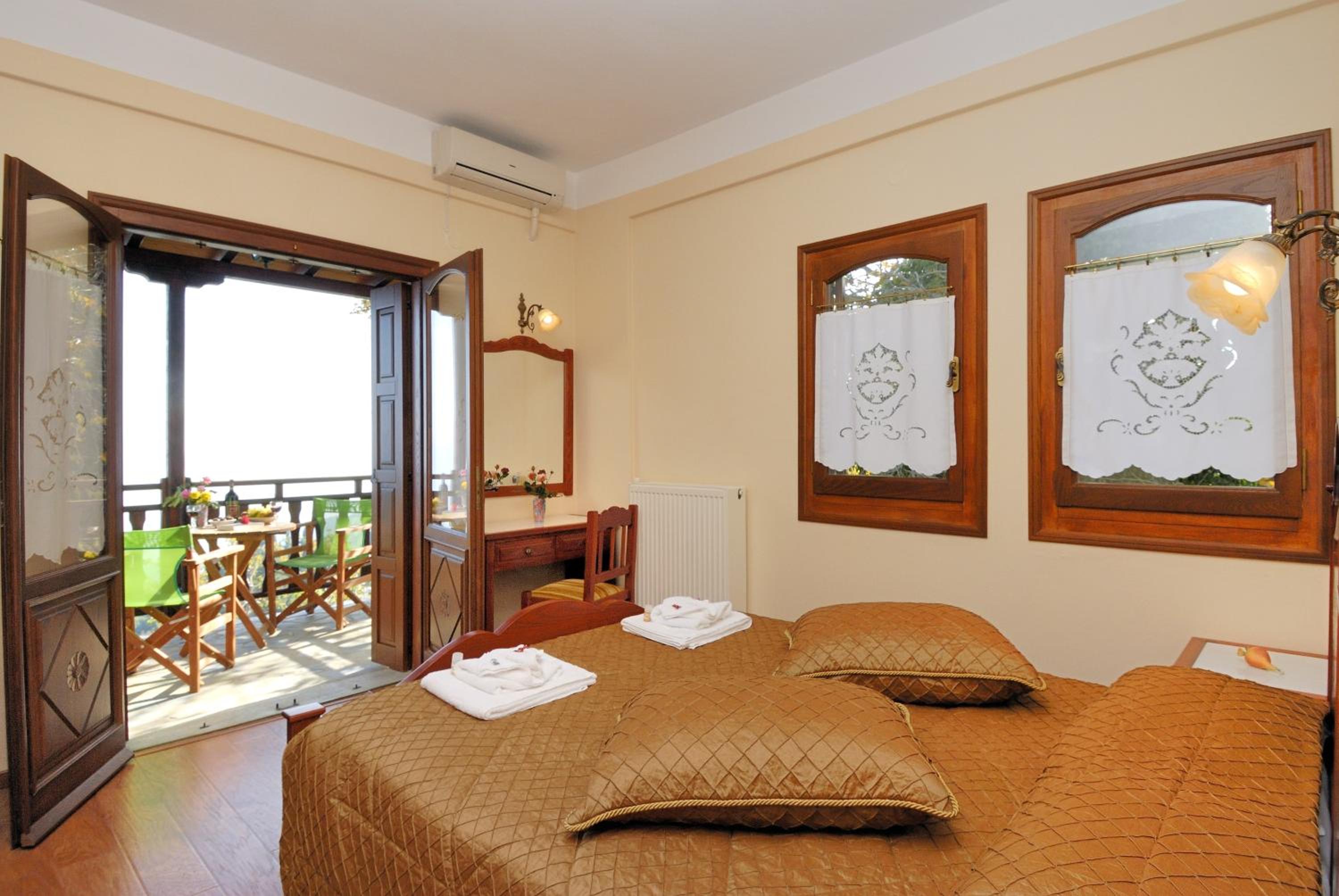 Superior Triple Room photo 3