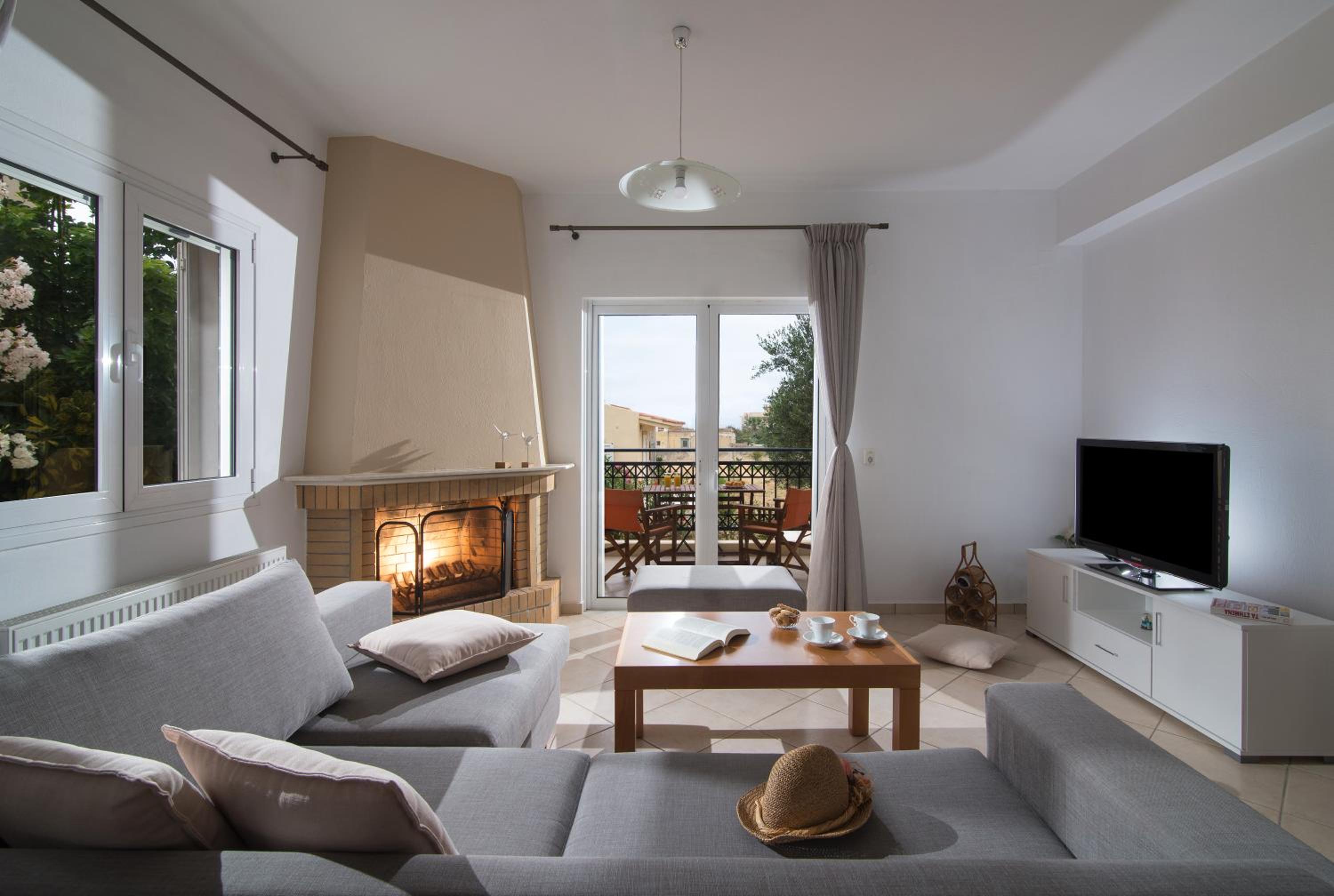 Apartment With Garden View