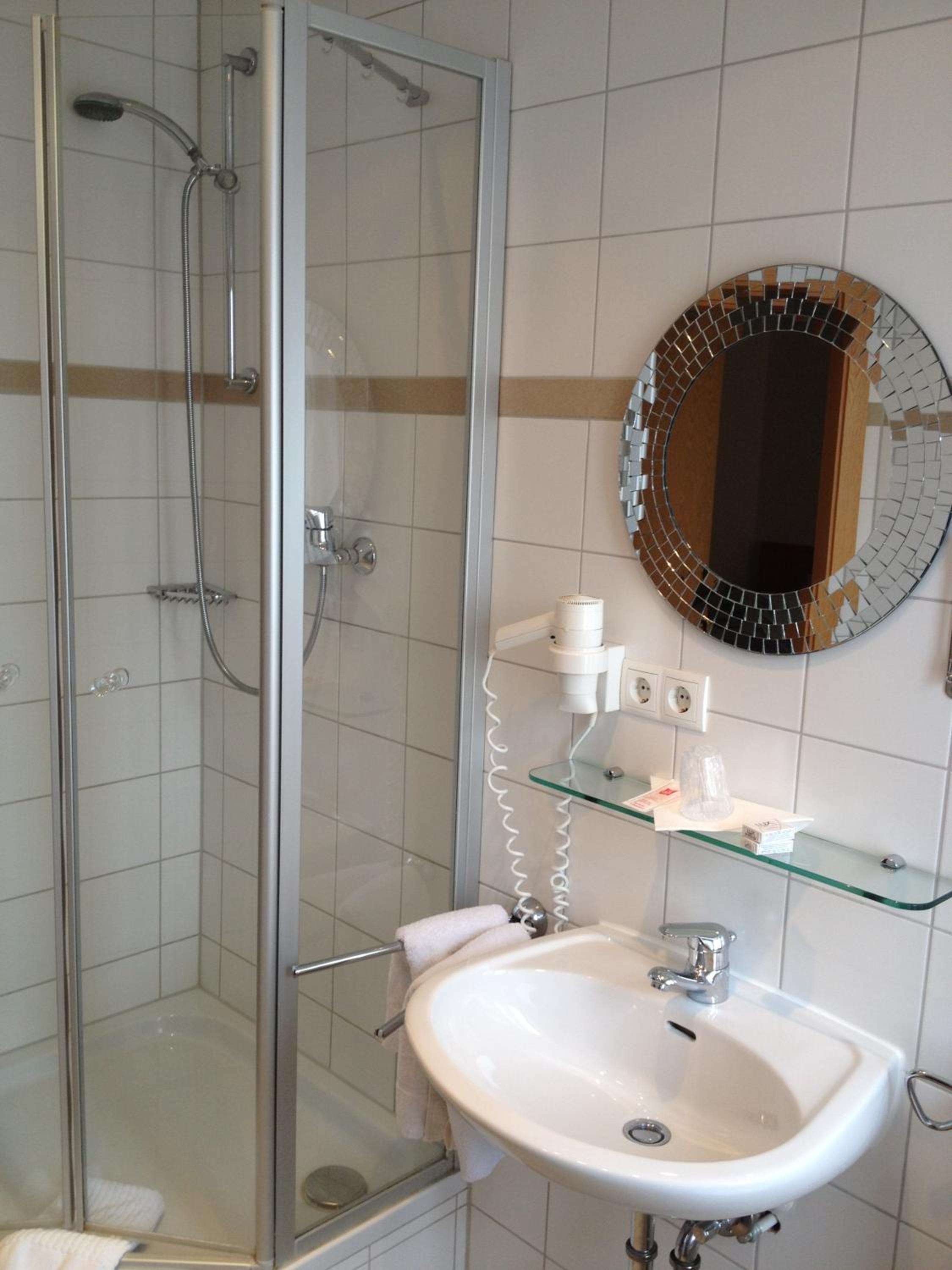 Standard Double Room - Photo 3