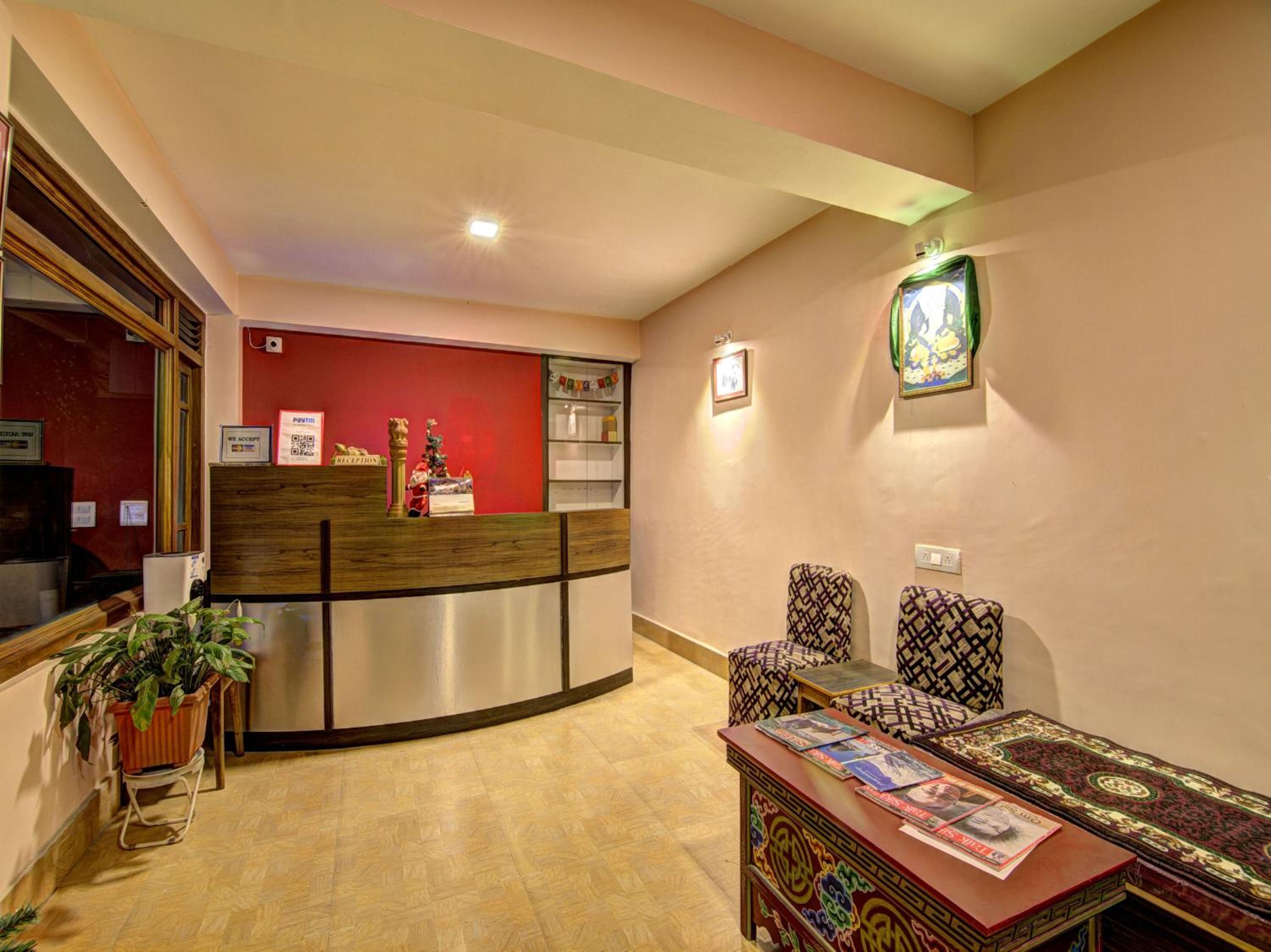 Deluxe Room - Photo 13