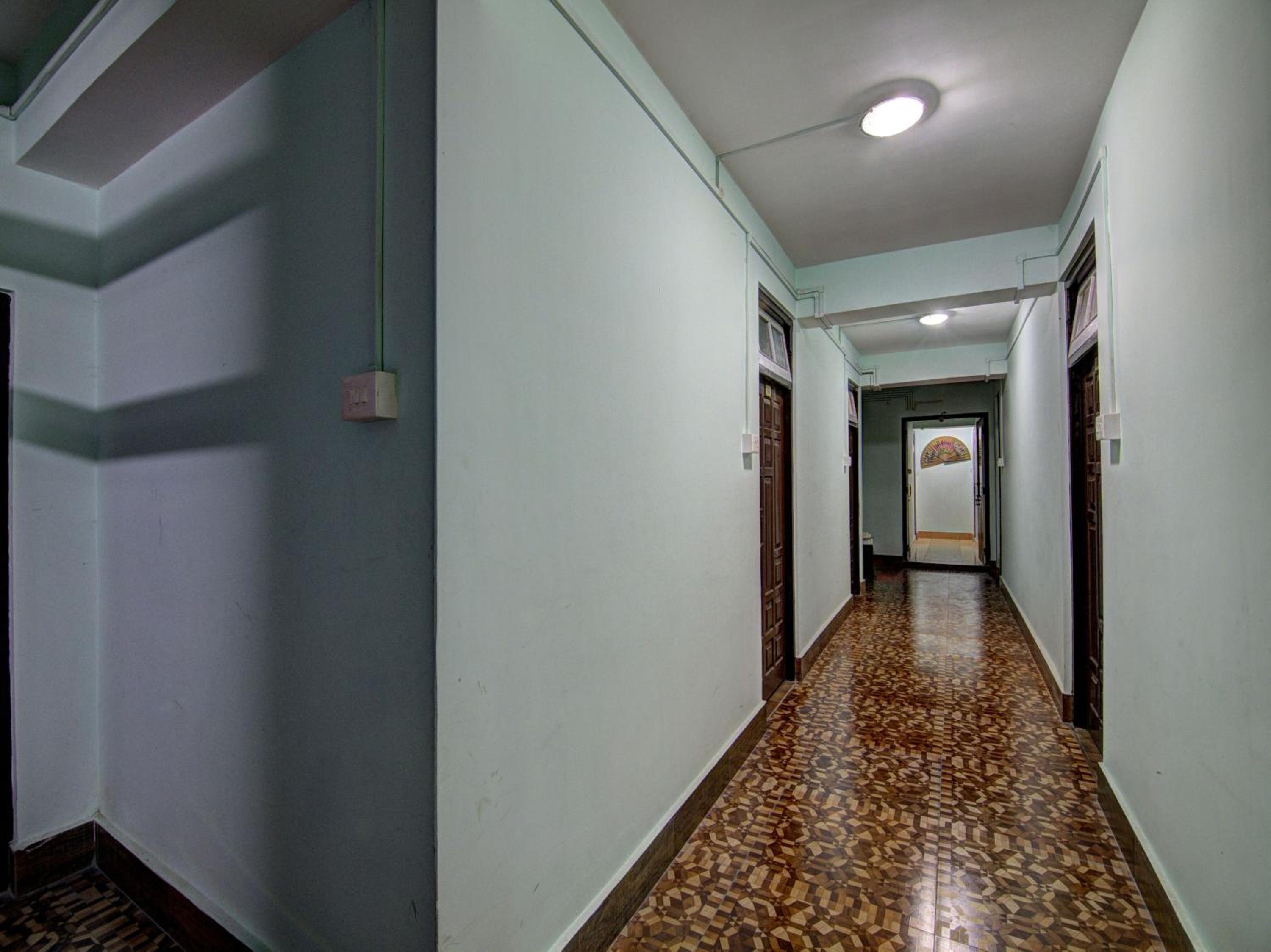 Deluxe Room - Photo 9