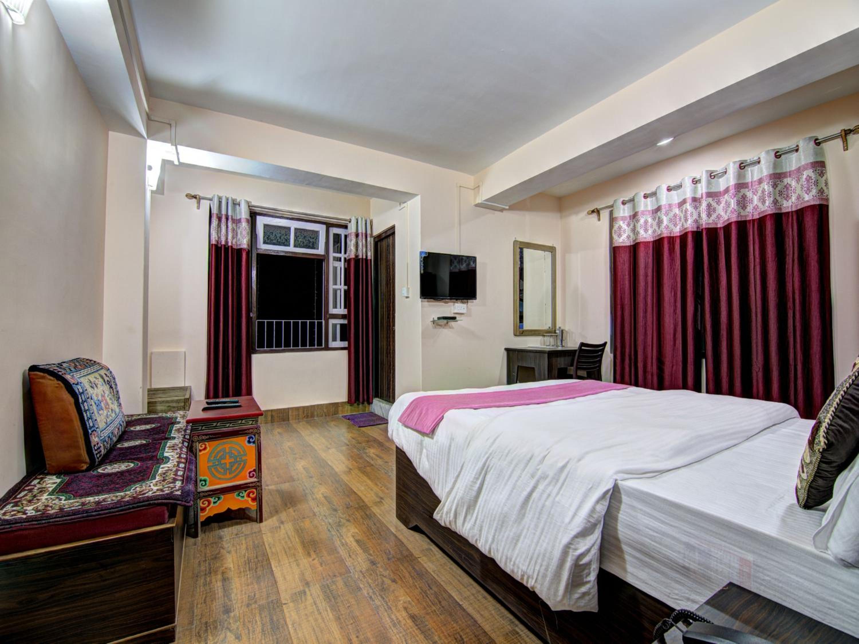Deluxe Room - Photo 5