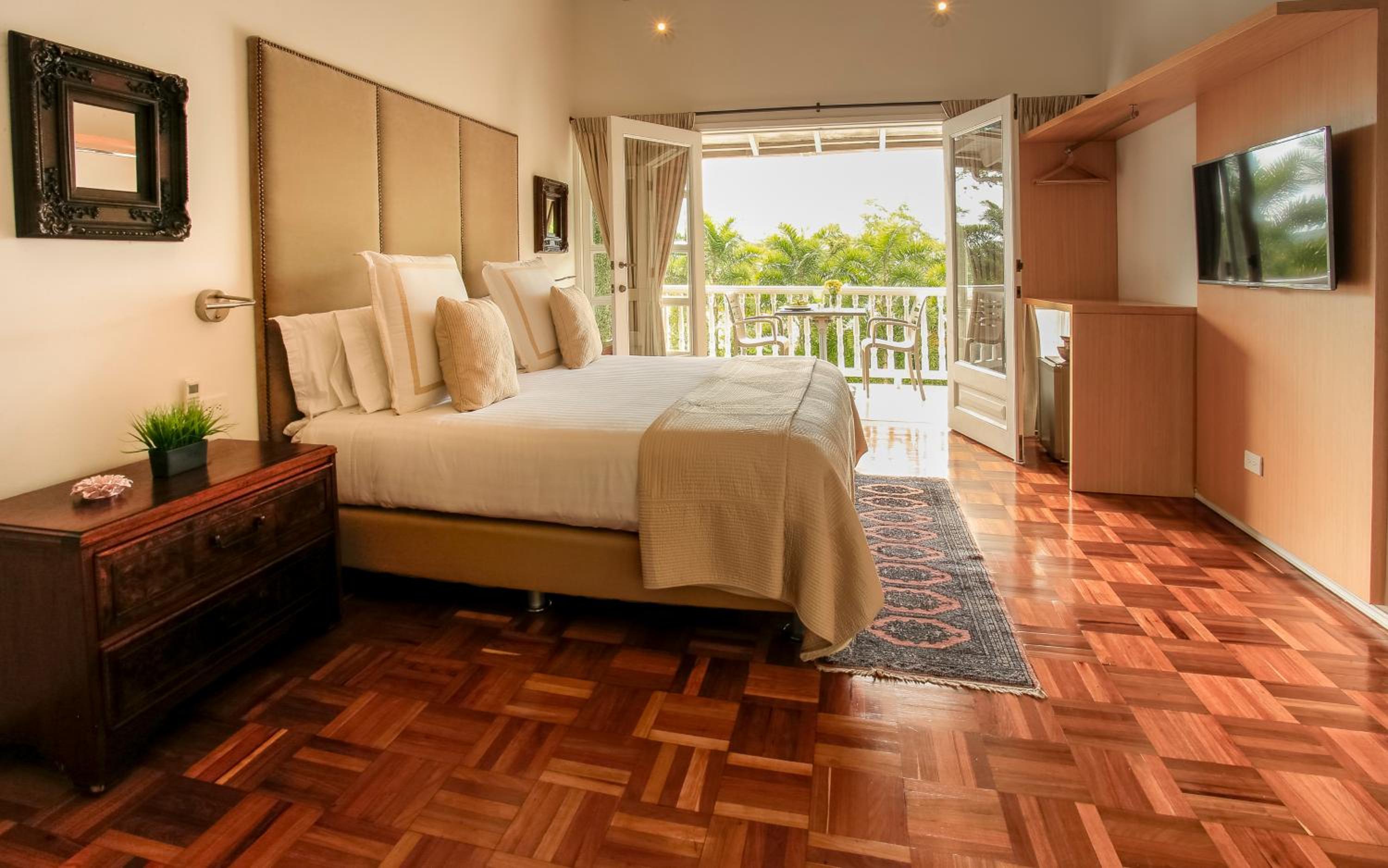 Superior Suite with Spa Bath