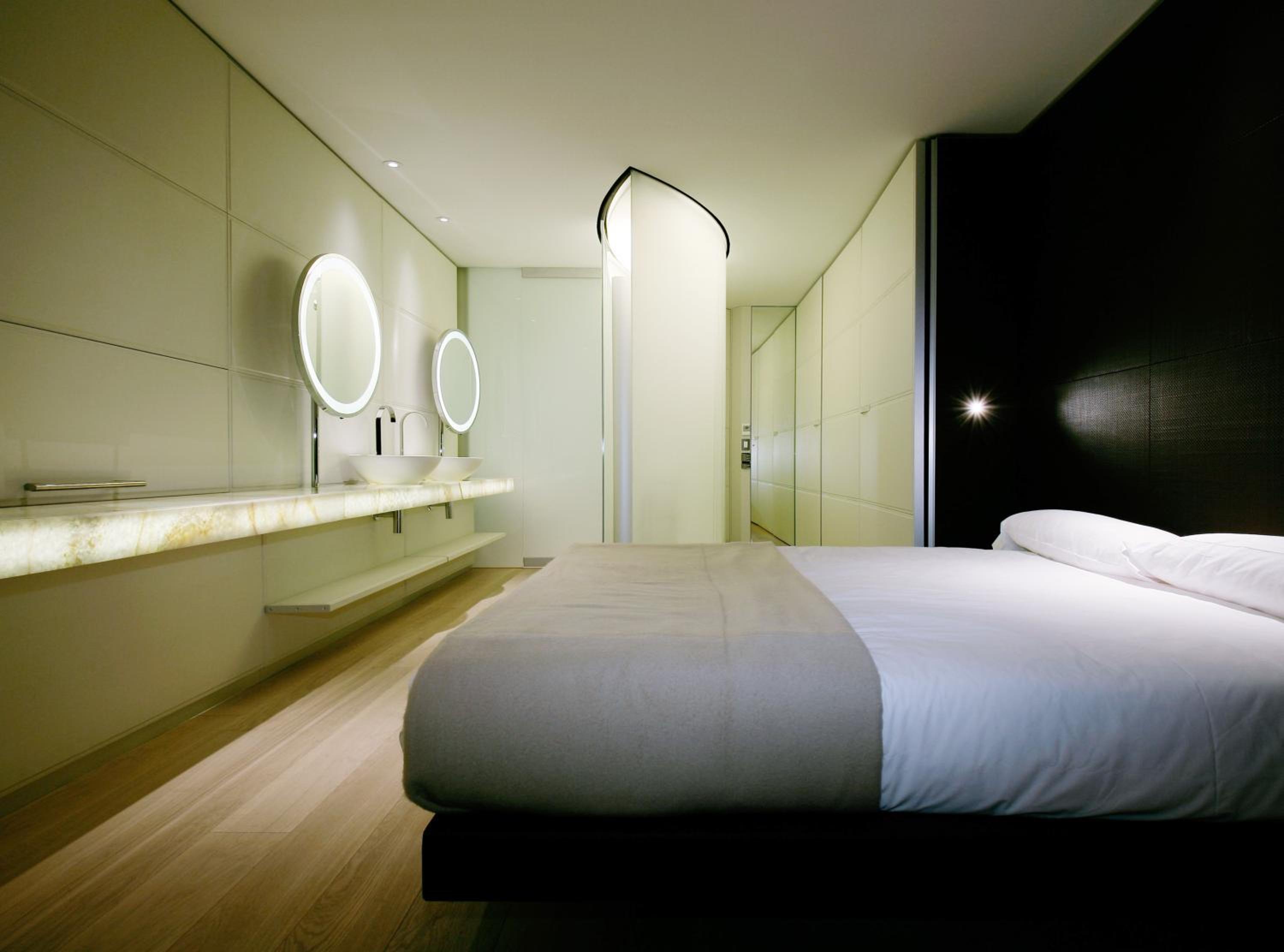 Deluxe Room - Photo 28
