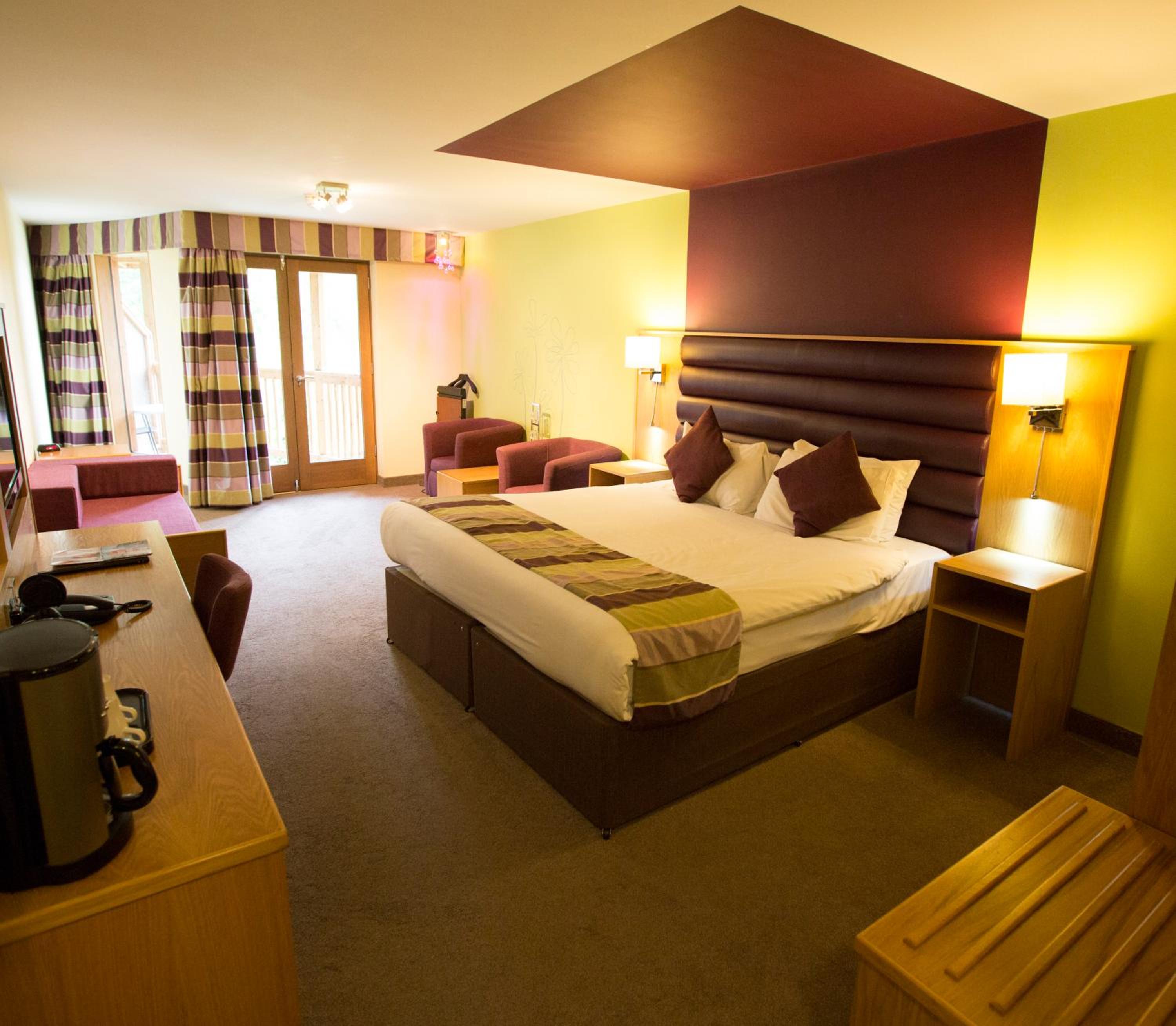 Executive Suite (2 Adults + 2 Children)