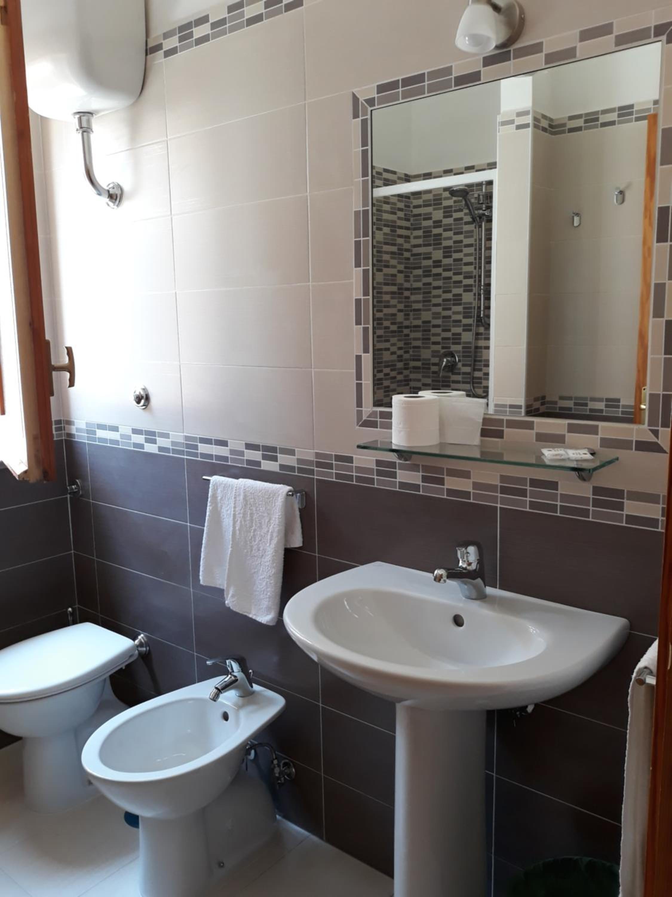 Triple Room with Private Bathroom photo 1