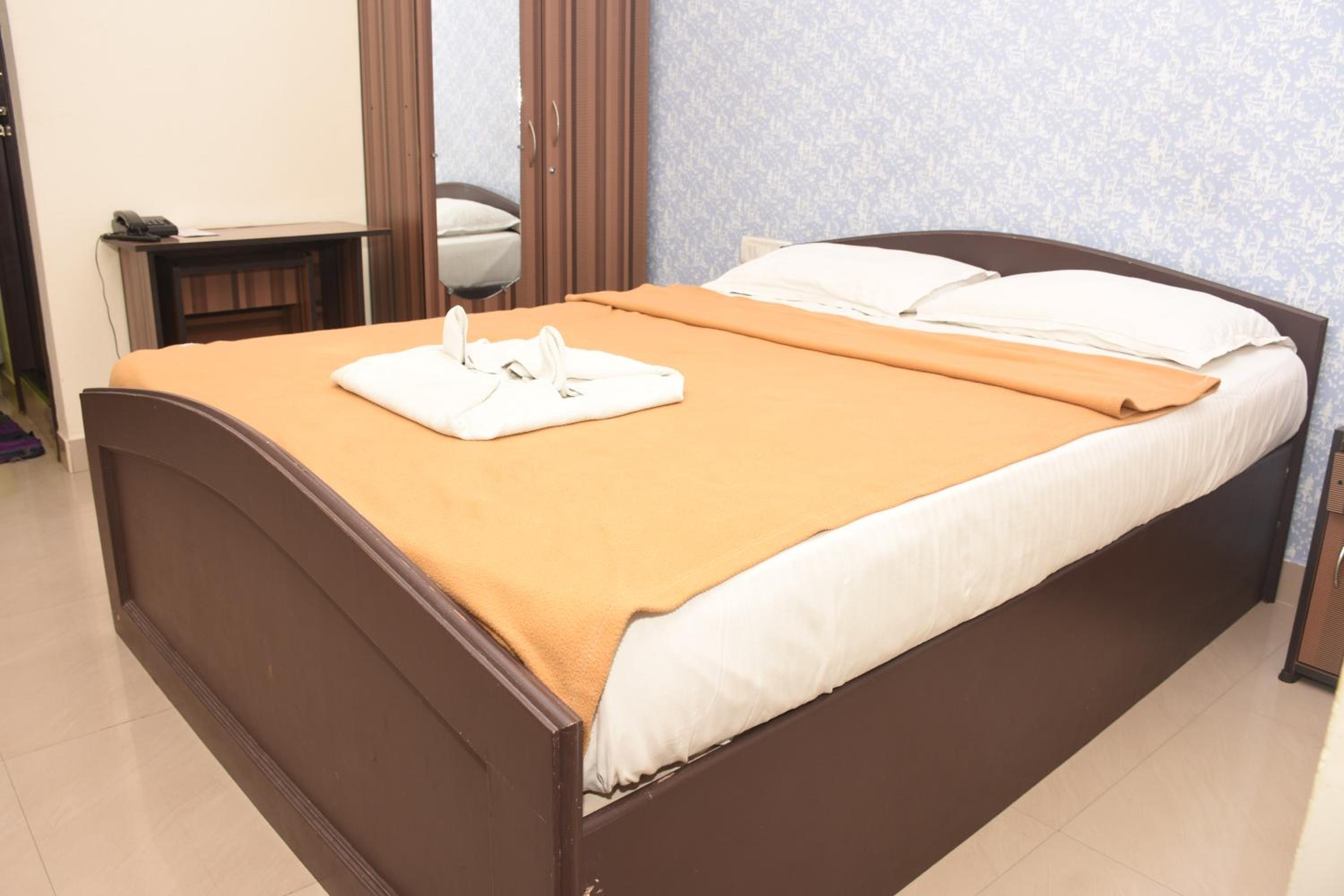 Standard Double Room with Fan - Photo 1