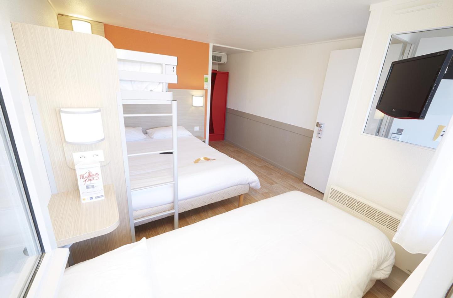 Superior Quadruple Room photo 3
