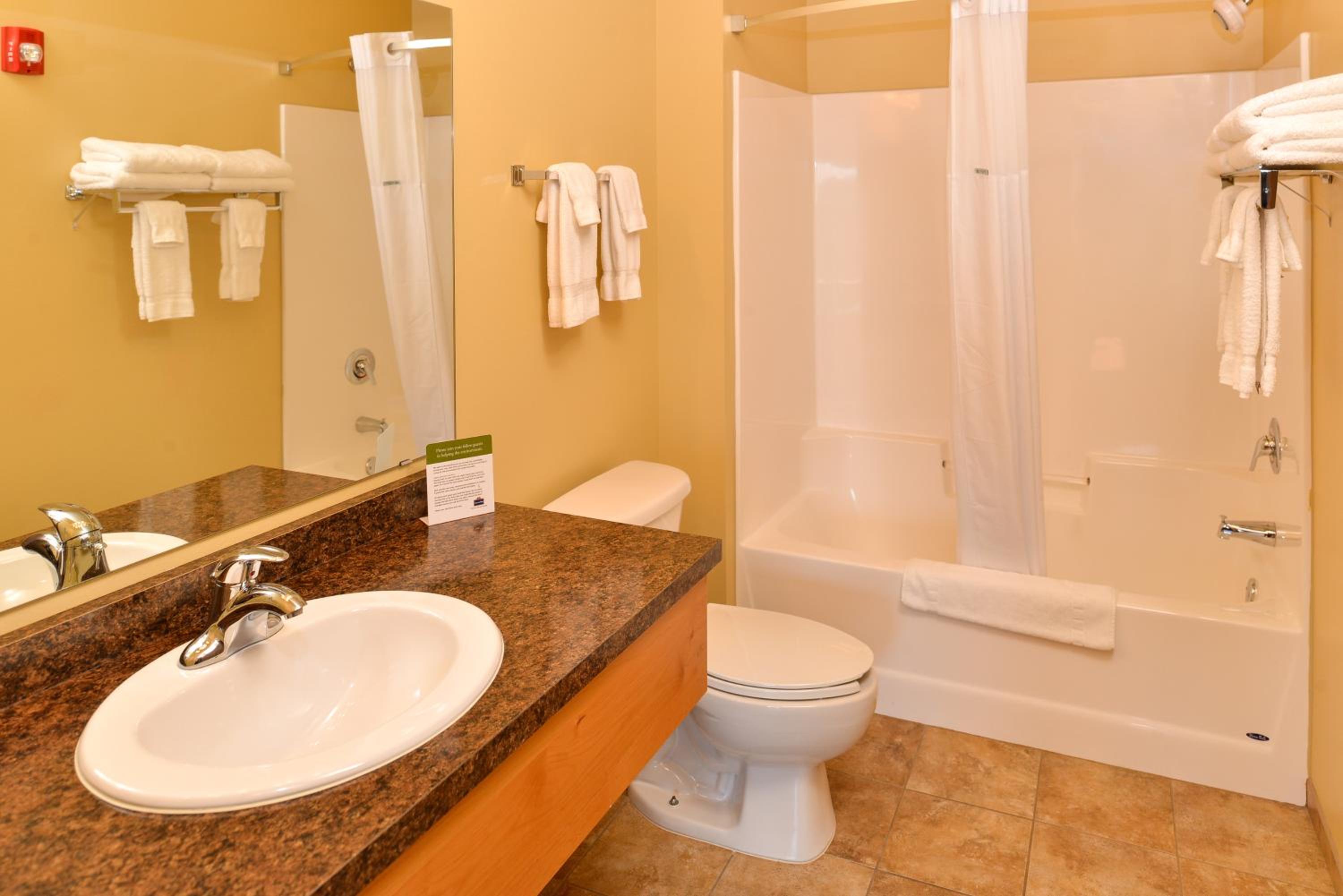 Two-Bedroom Suite with a King Bed and a Queen Bed - Non Smoking - Photo 6