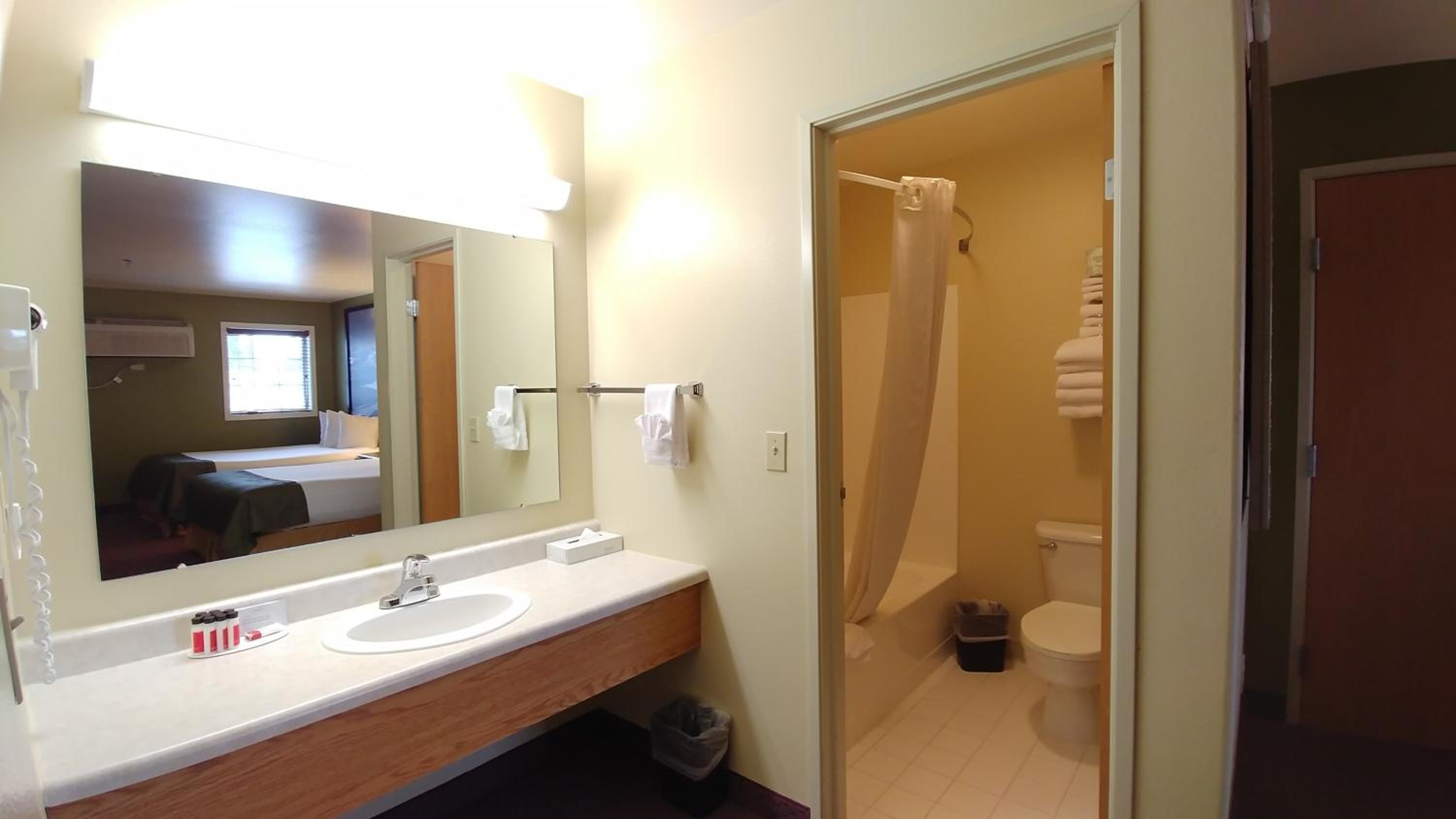 Studio Suite with 2 Queen Beds, Non-Smoking - Photo 6