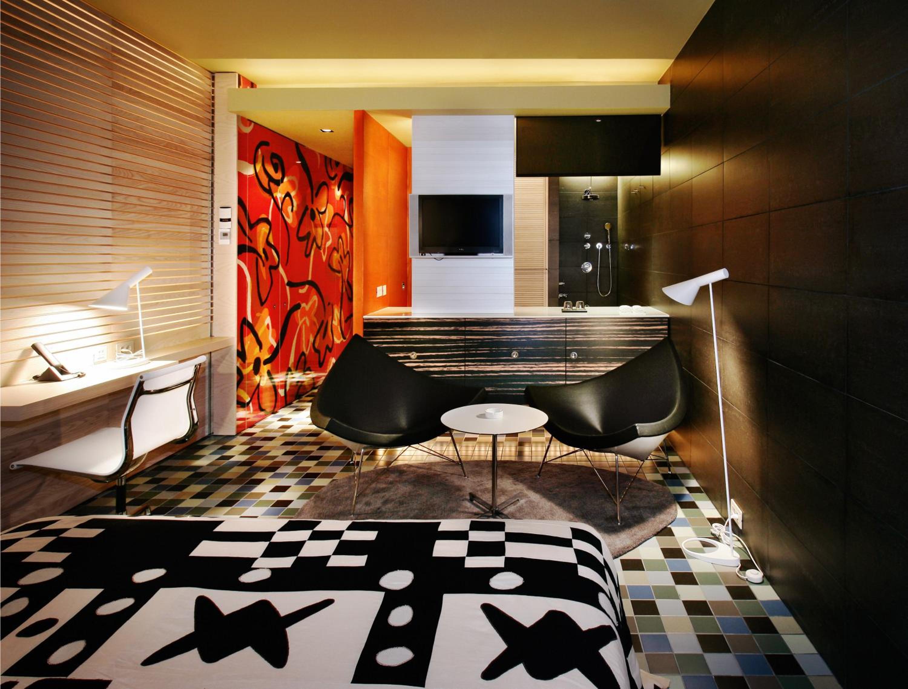 Deluxe Room - Photo 17