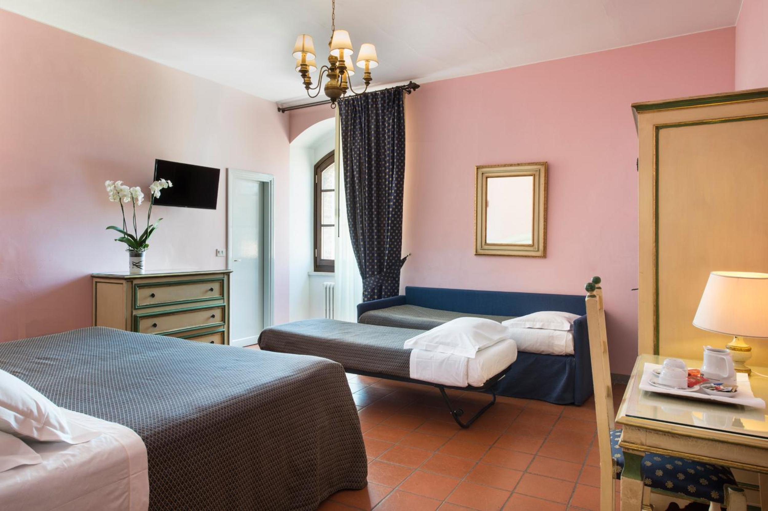 Quadruple Room - Photo 1