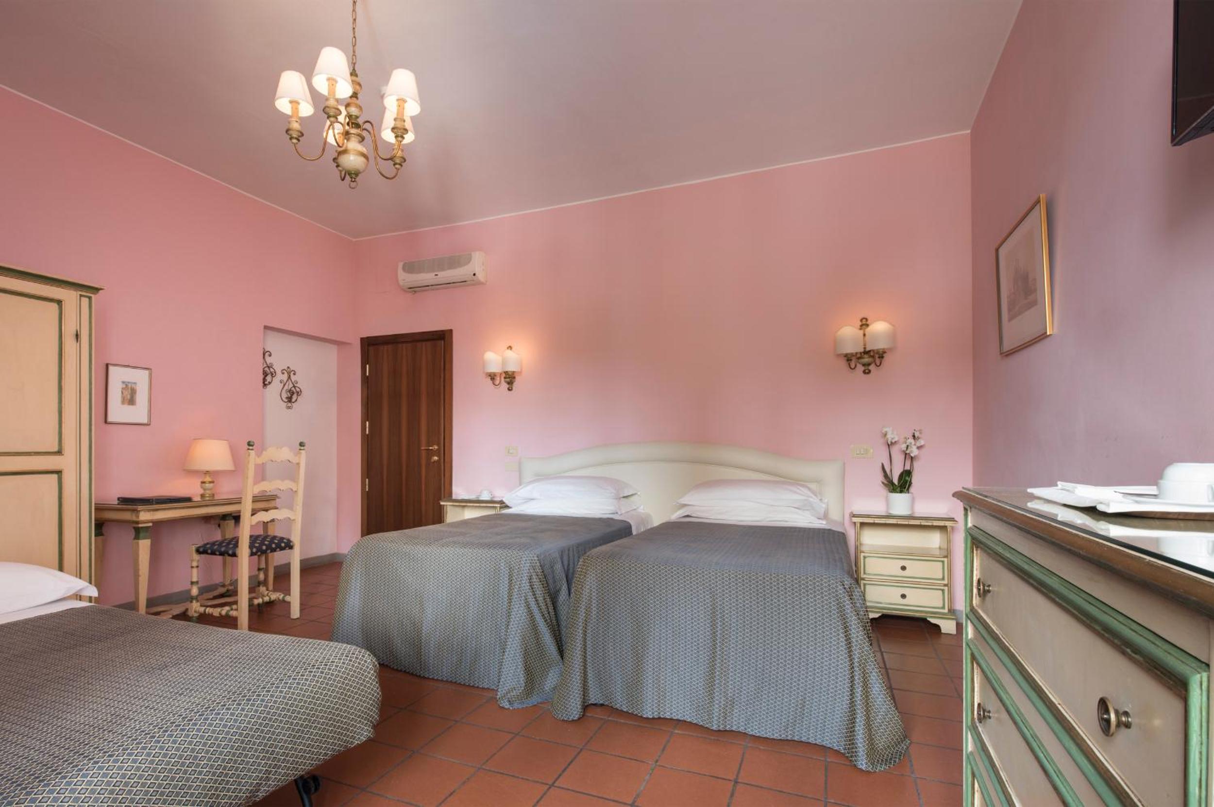 Quadruple Room - Photo 4