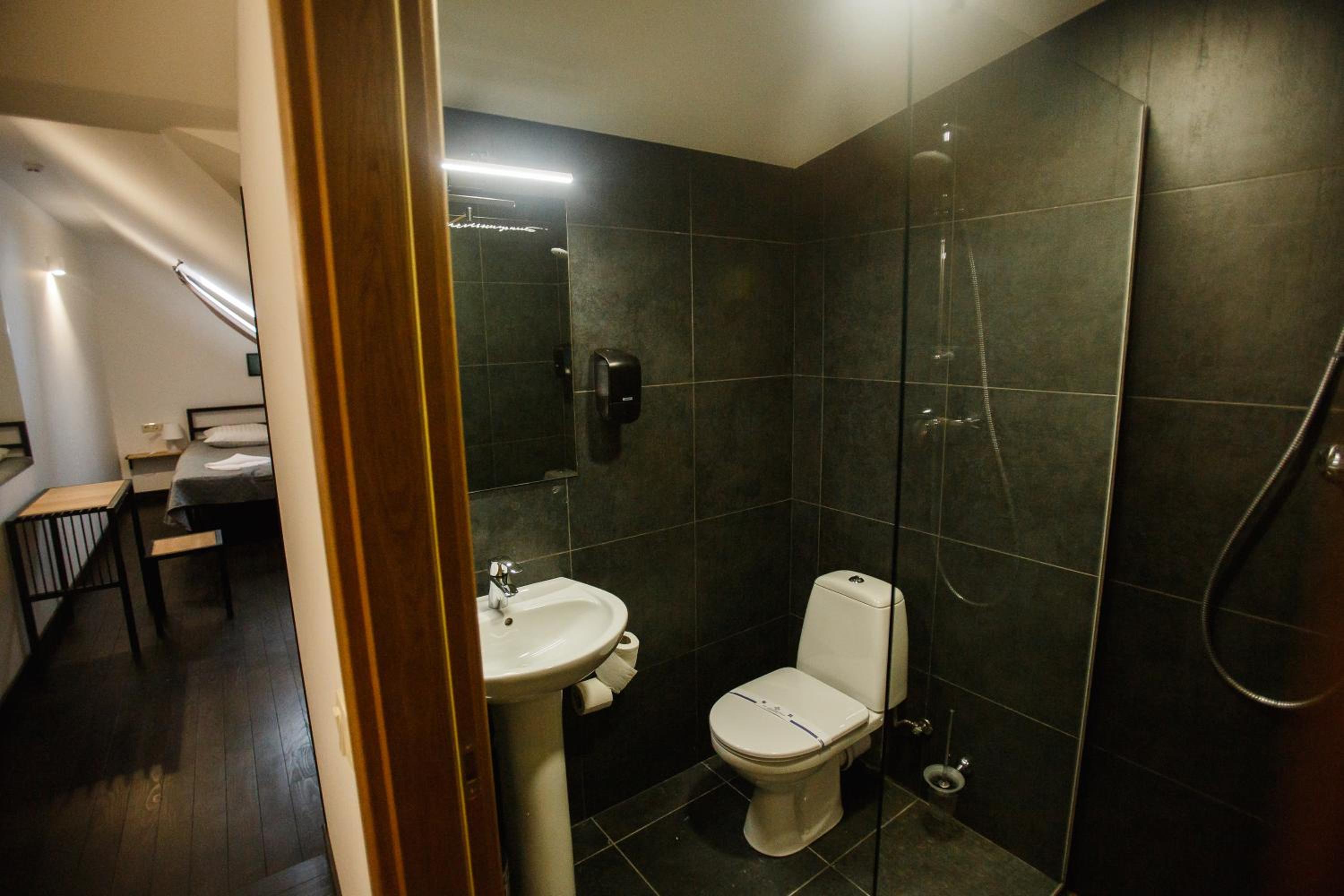 Budget Double Room photo 3