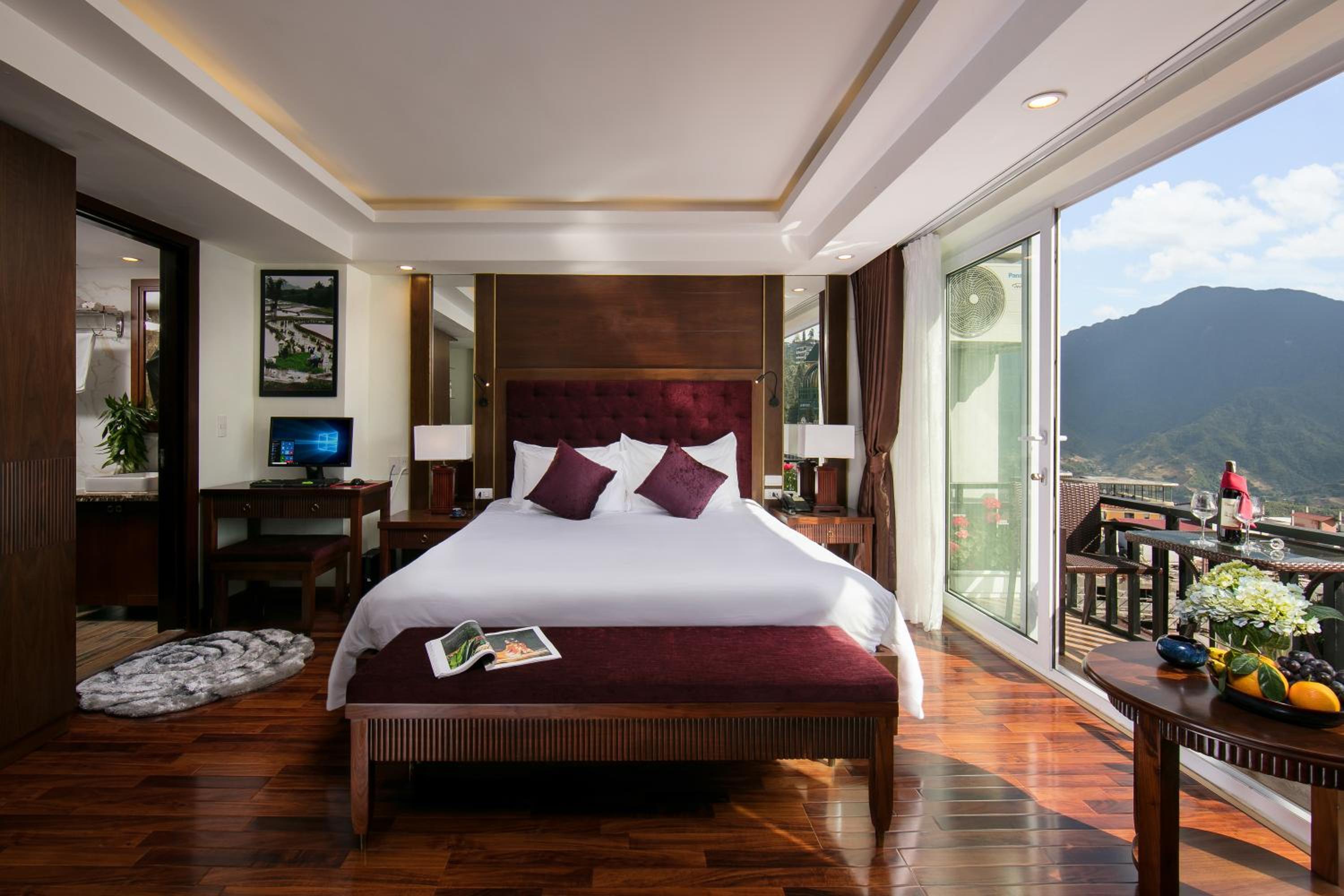 Executive Room with Mountain View - Photo 8