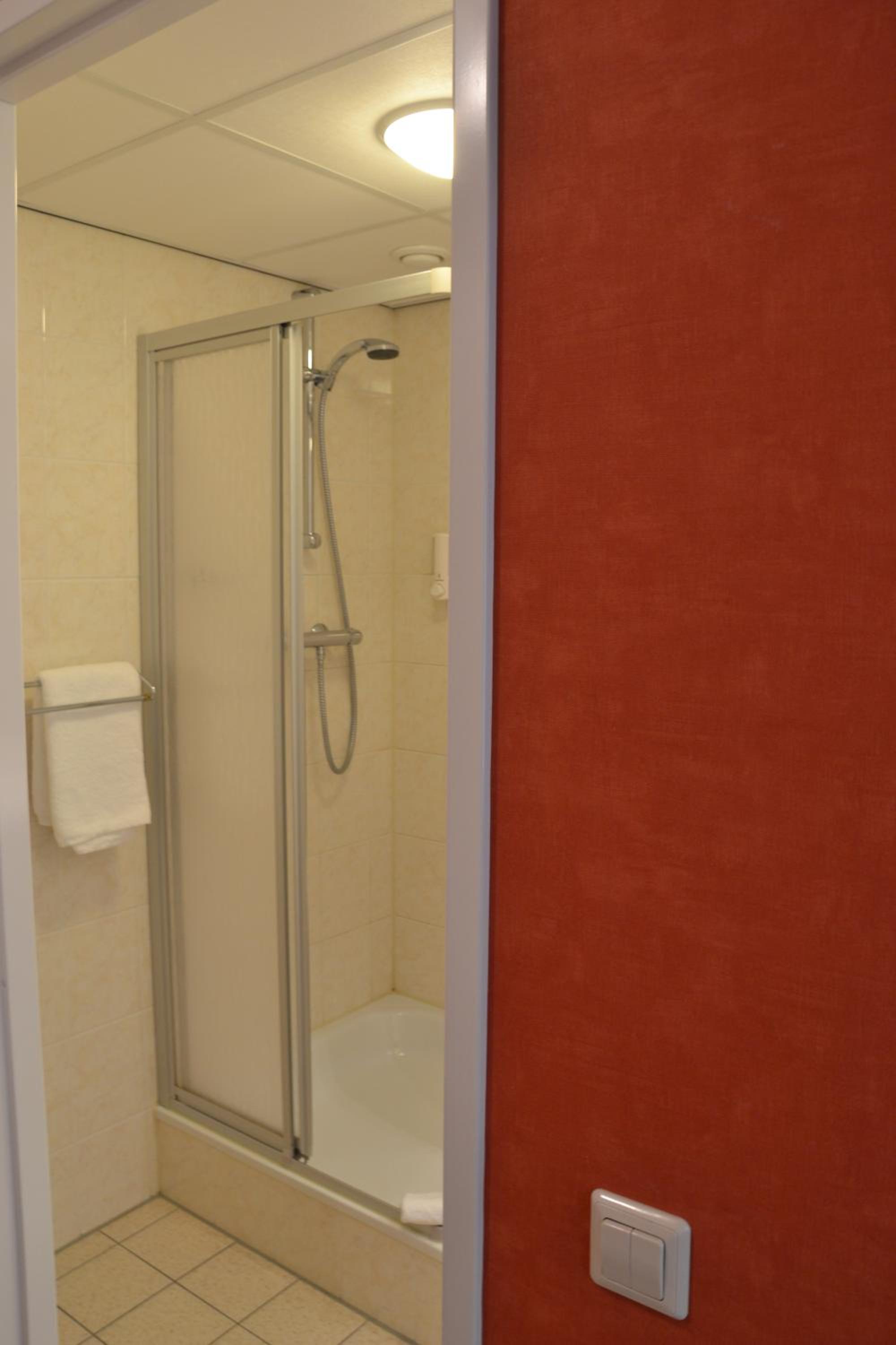 Small Double Room - Photo 3