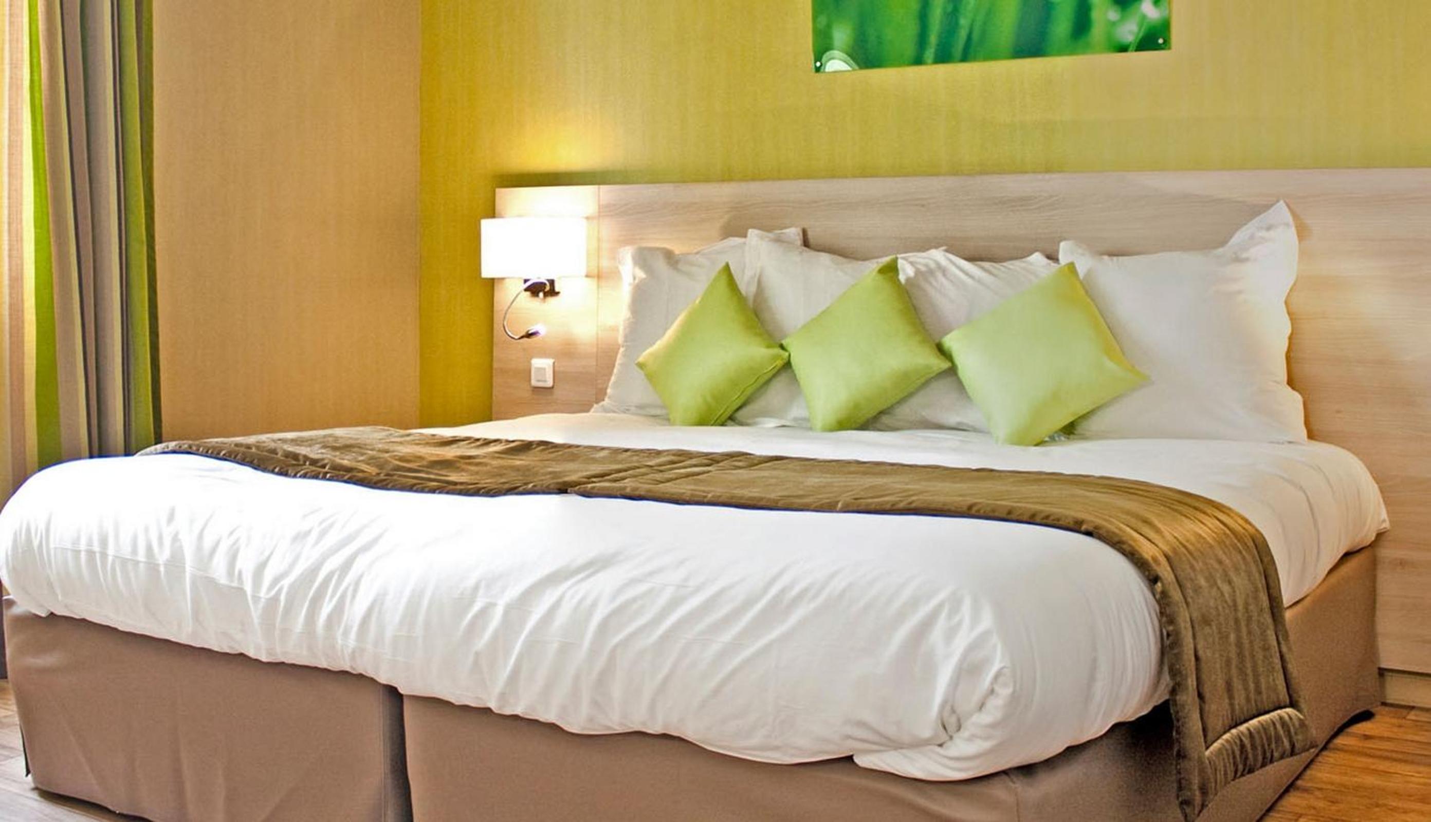 Double Room with Bath - Photo 6