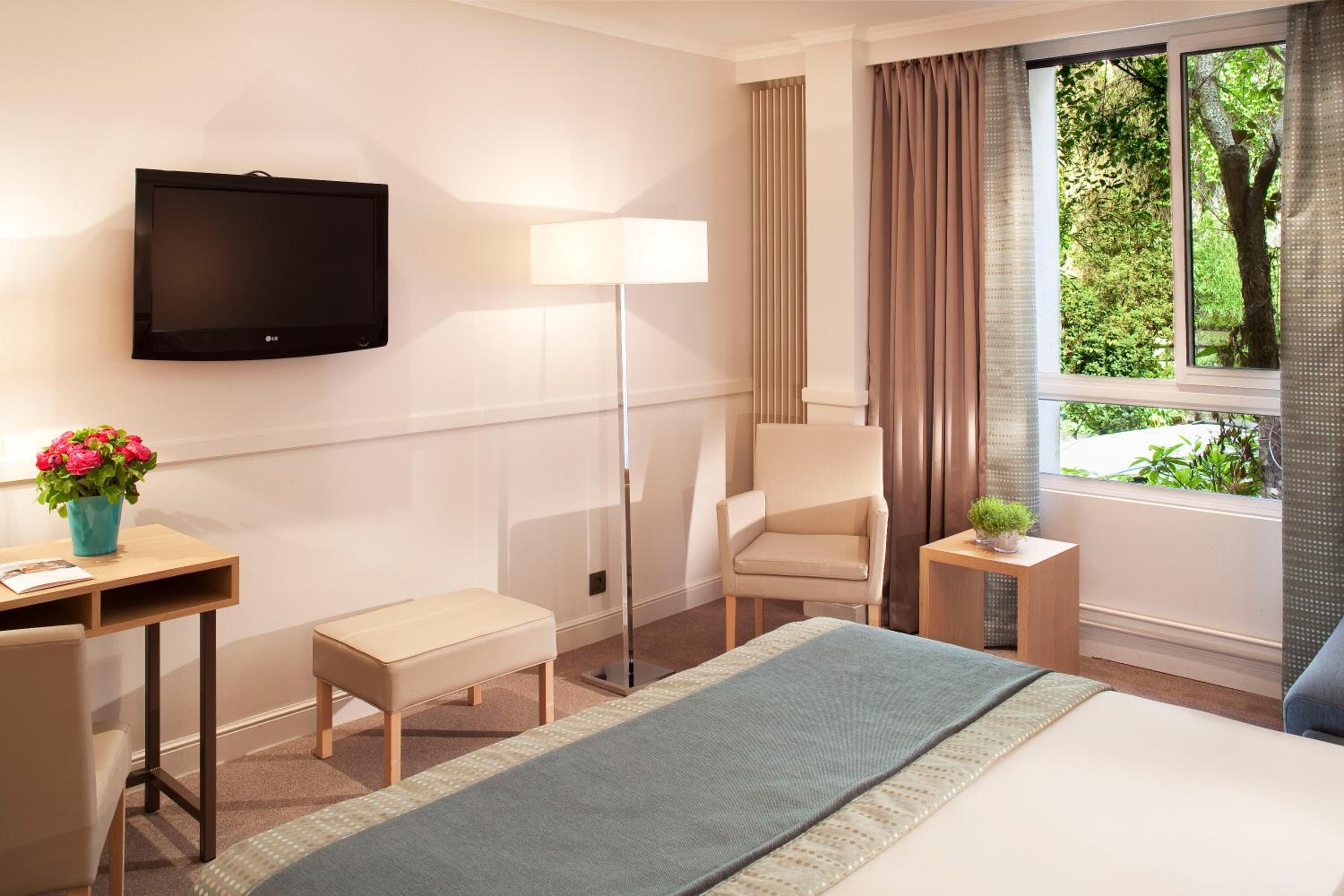 Executive Double or Twin Room thumbnail 6
