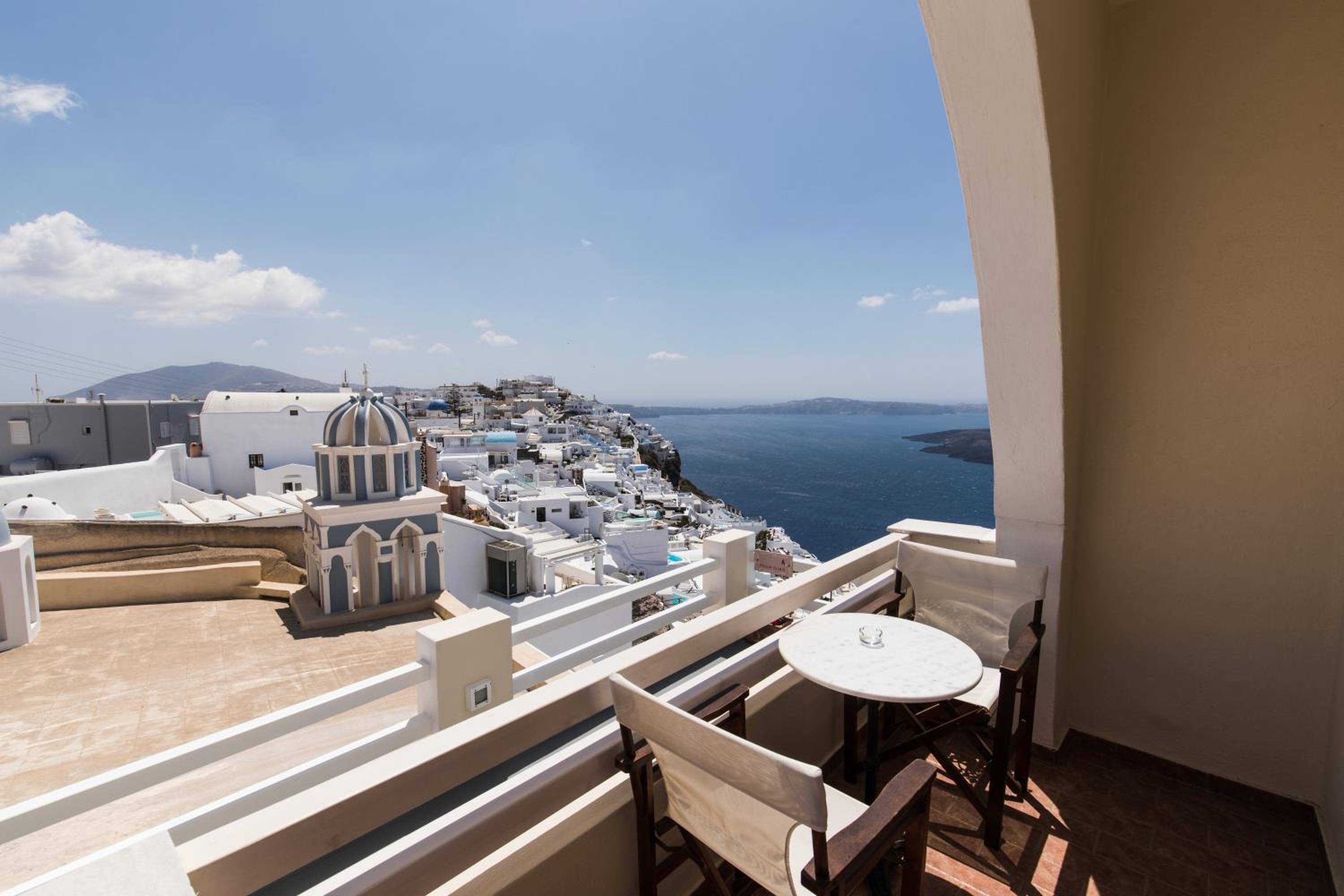 Superior Room (queen or twin) with Caldera View - Photo 13