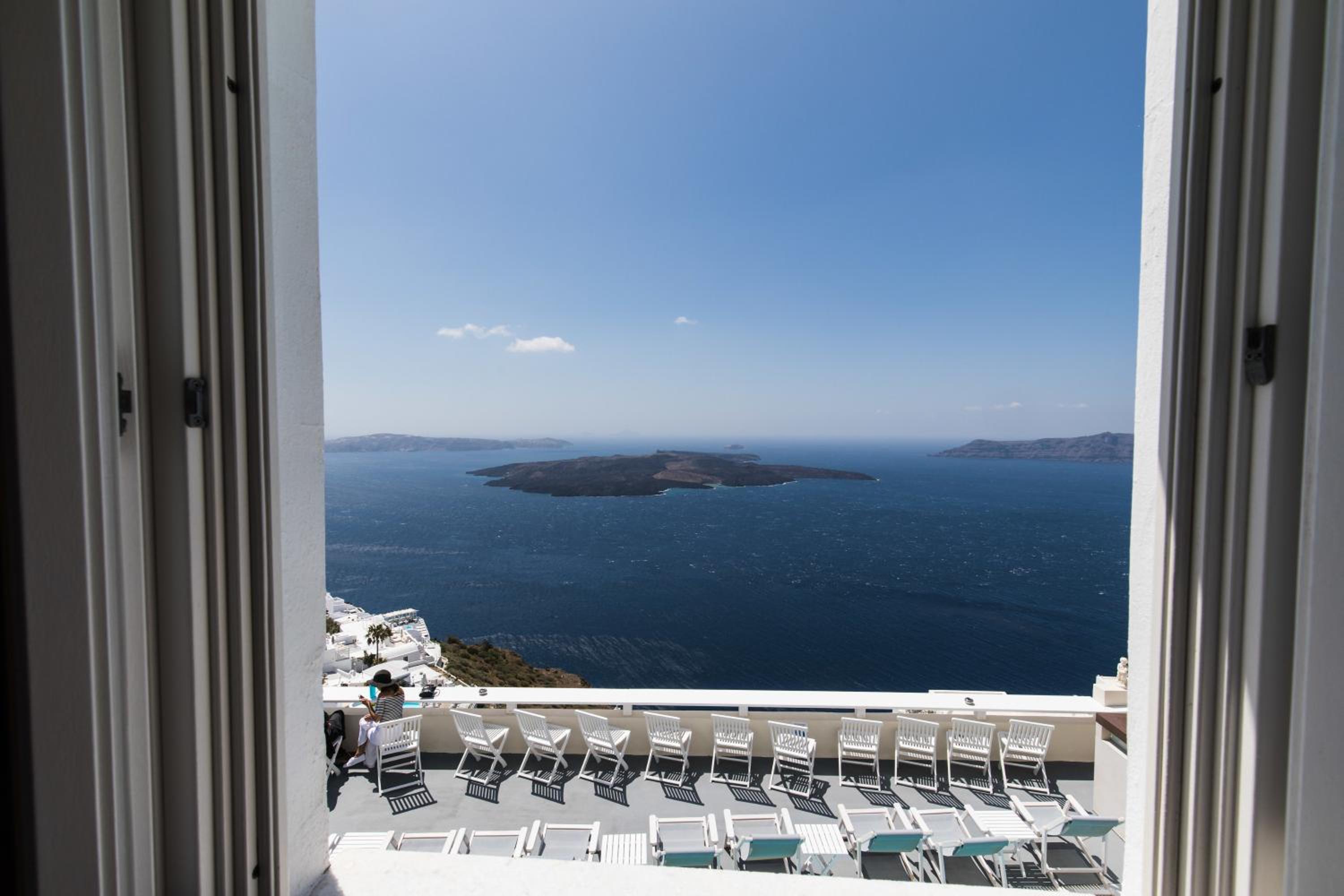 Superior Room (queen or twin) with Caldera View - Photo 14