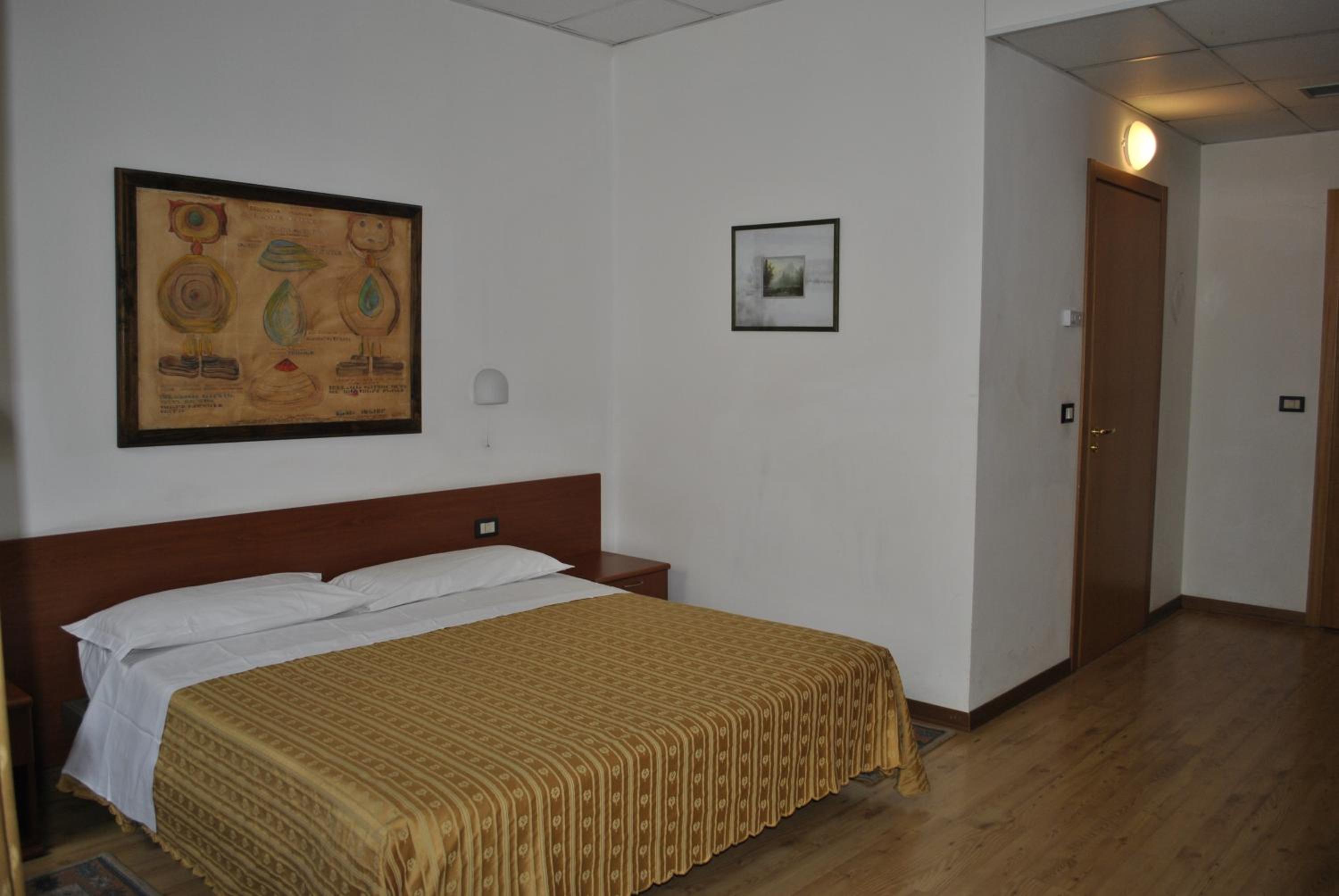 Double Room - Photo 4