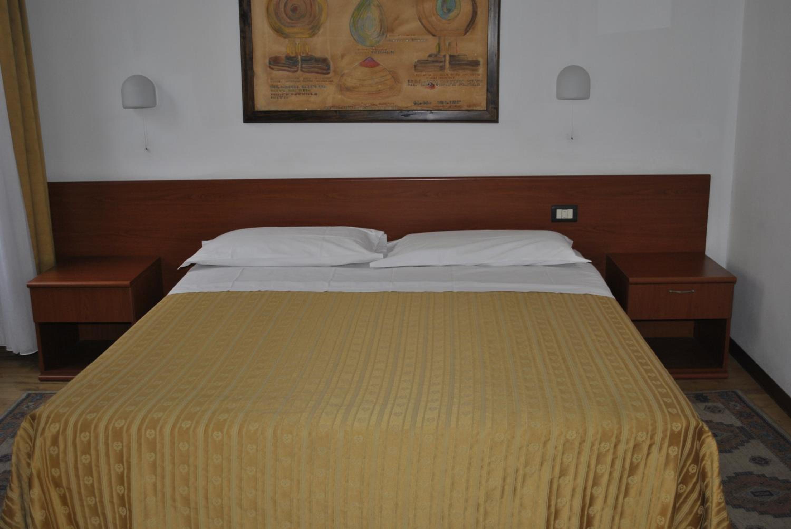 Double Room - Photo 16