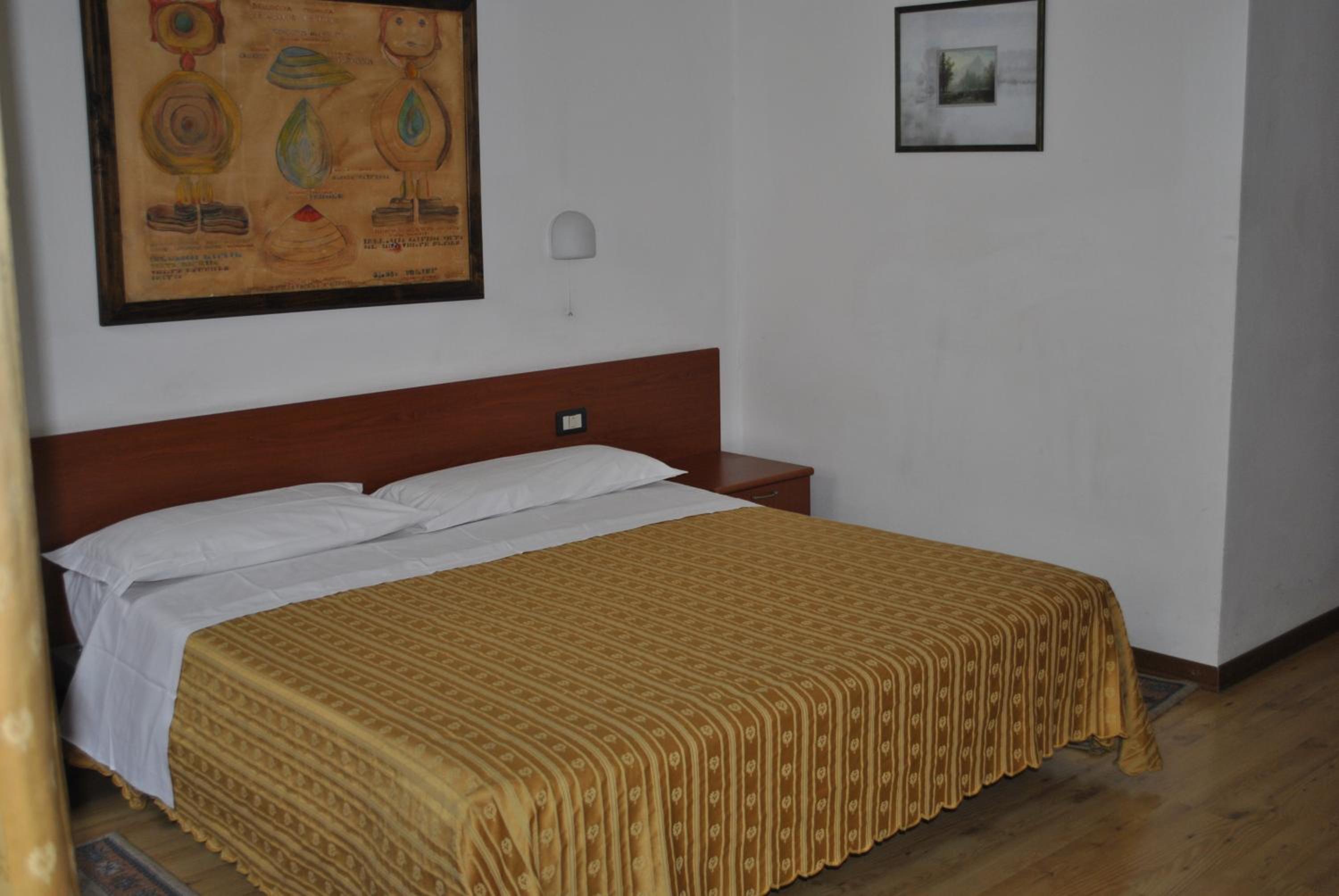 Double Room - Photo 10