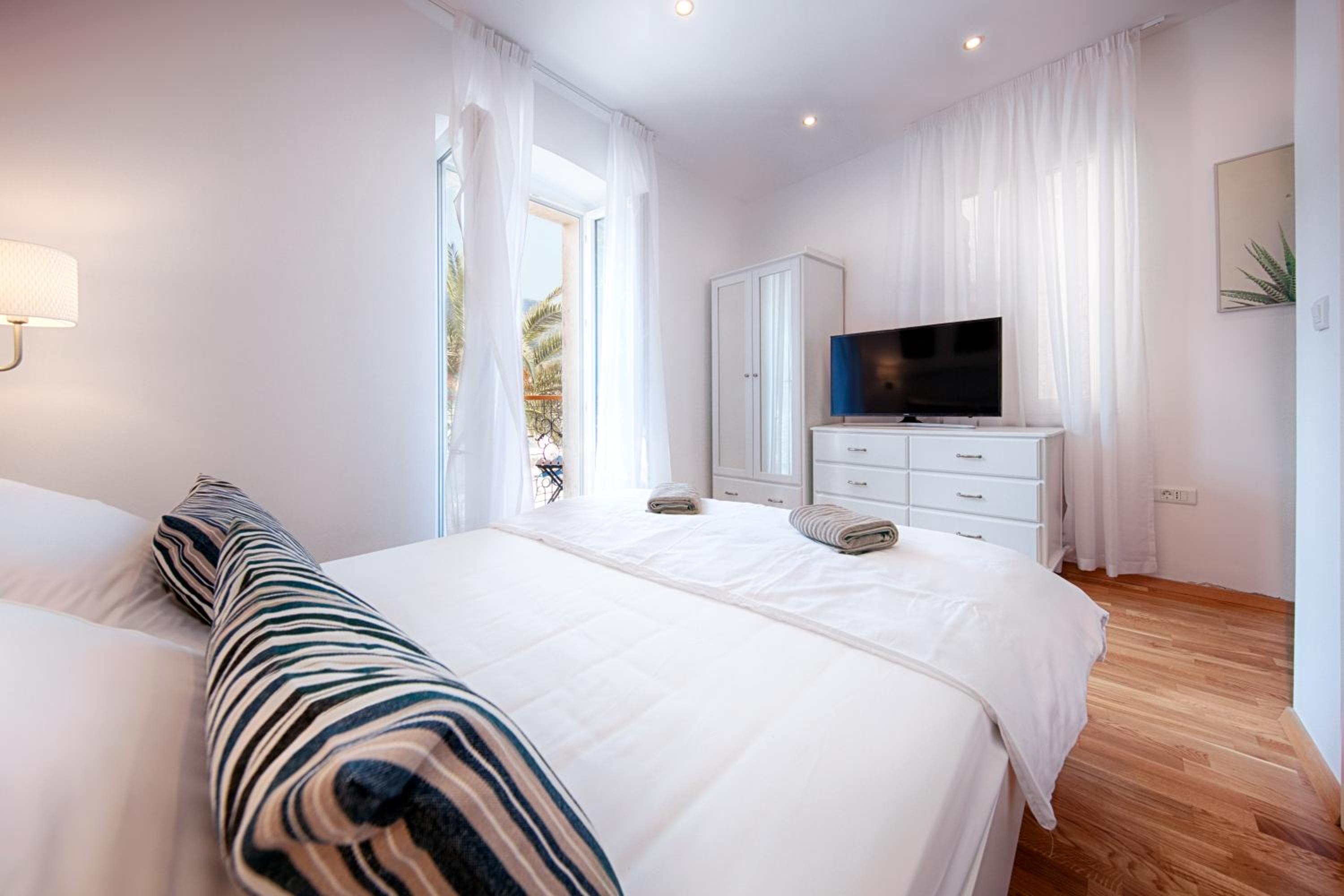 Double Room with Balcony and Sea View photo 2