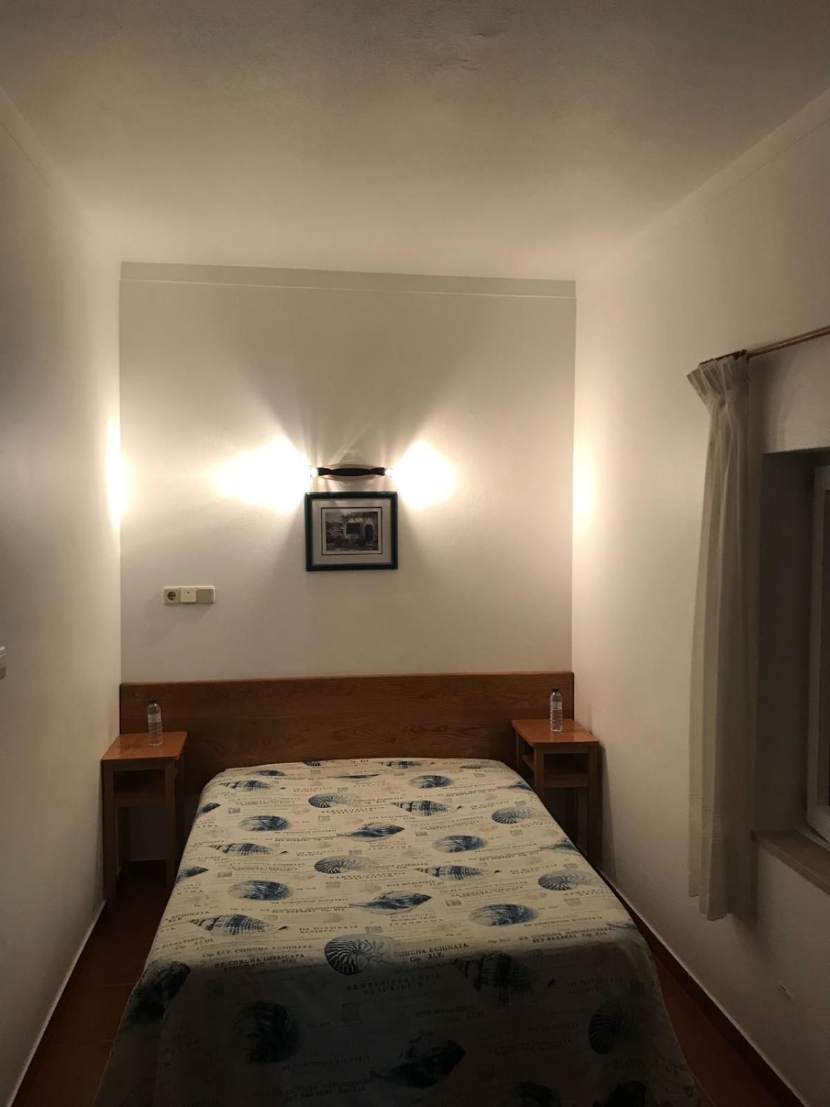 Double Room with Private Bathroom - Photo 4