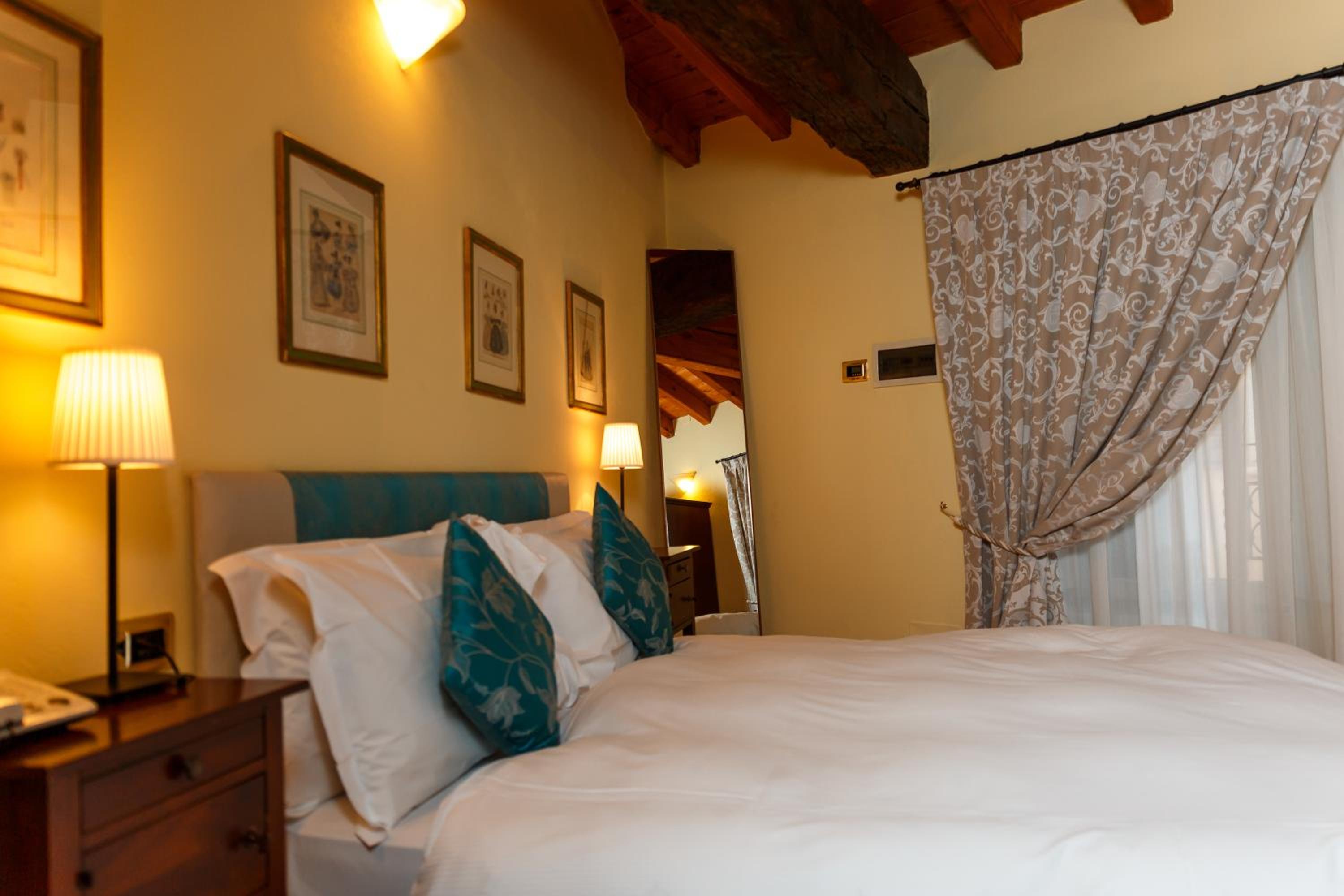 Double Room - Photo 2