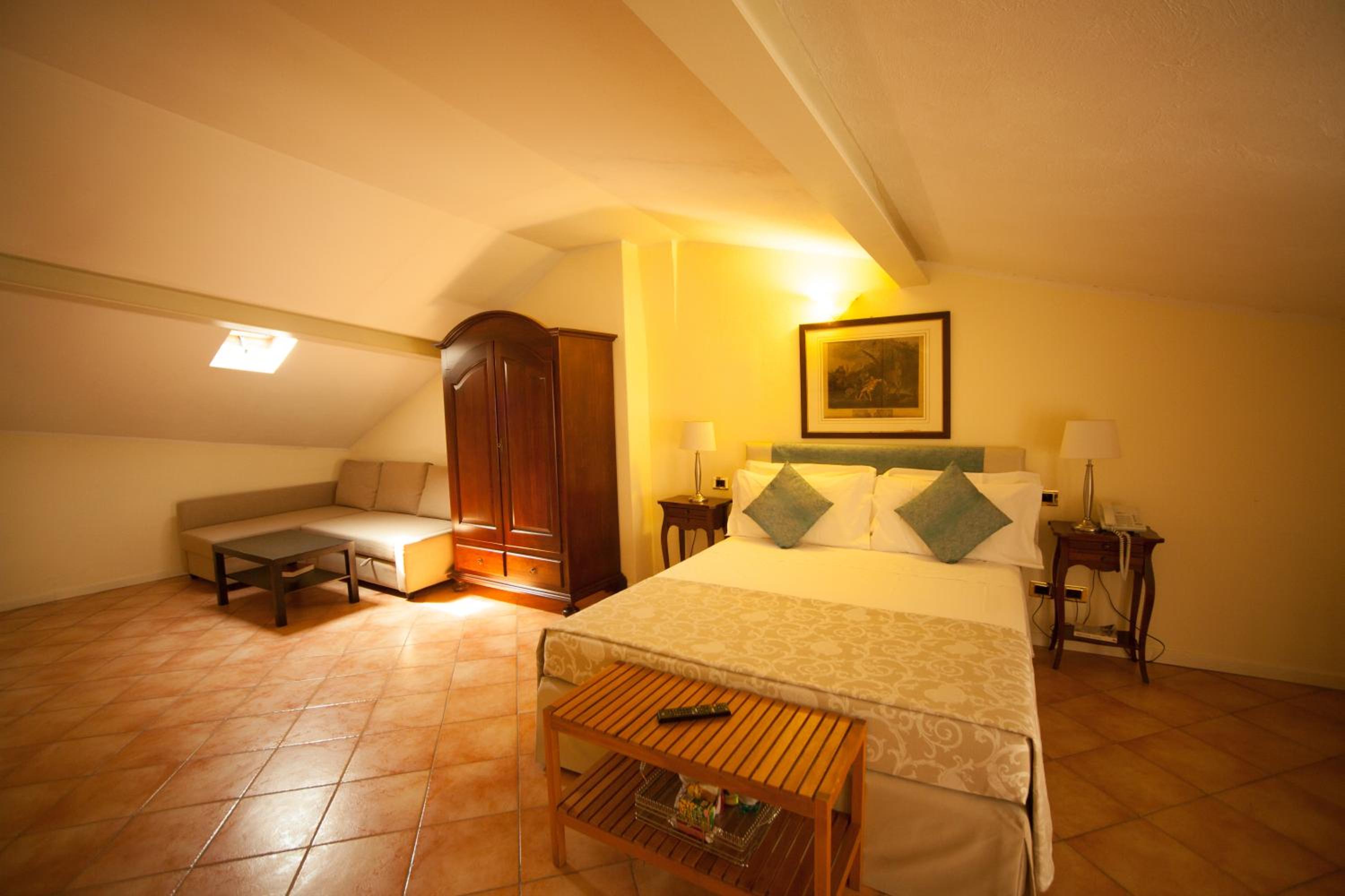 Triple Room - Photo 9