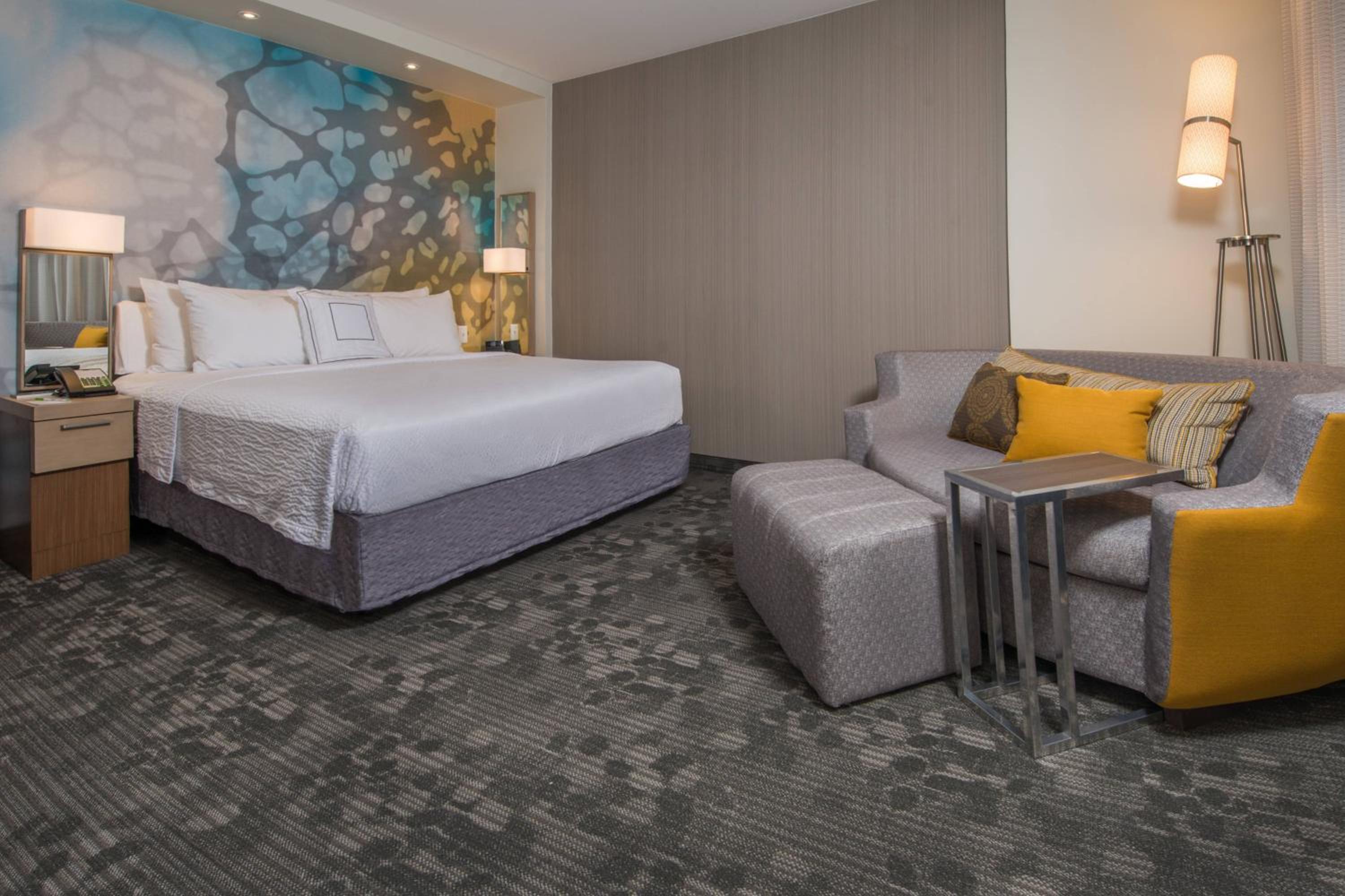 King Room with Bathtub - Mobility Access