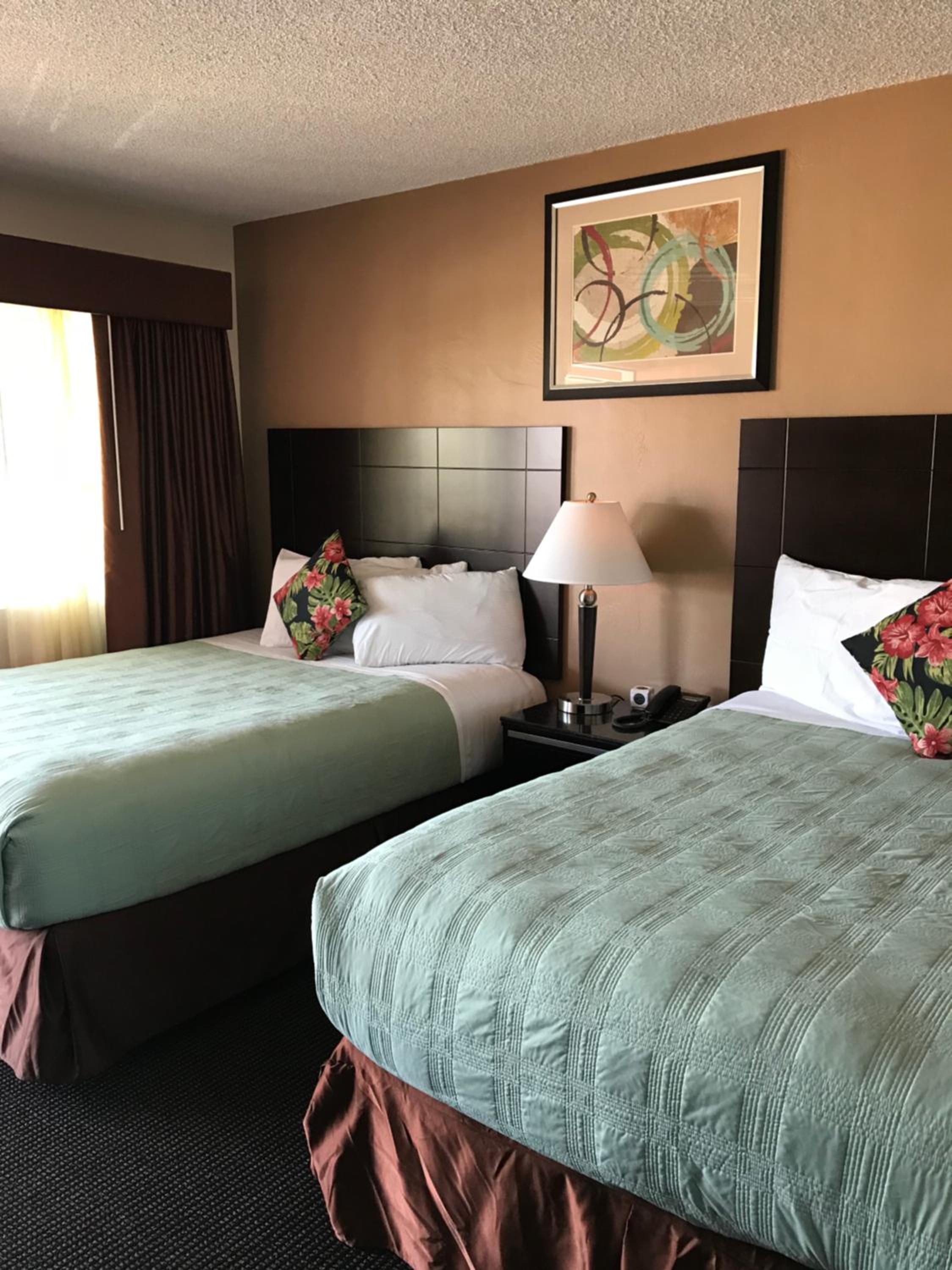 Standard Room with Two Beds - Photo 1
