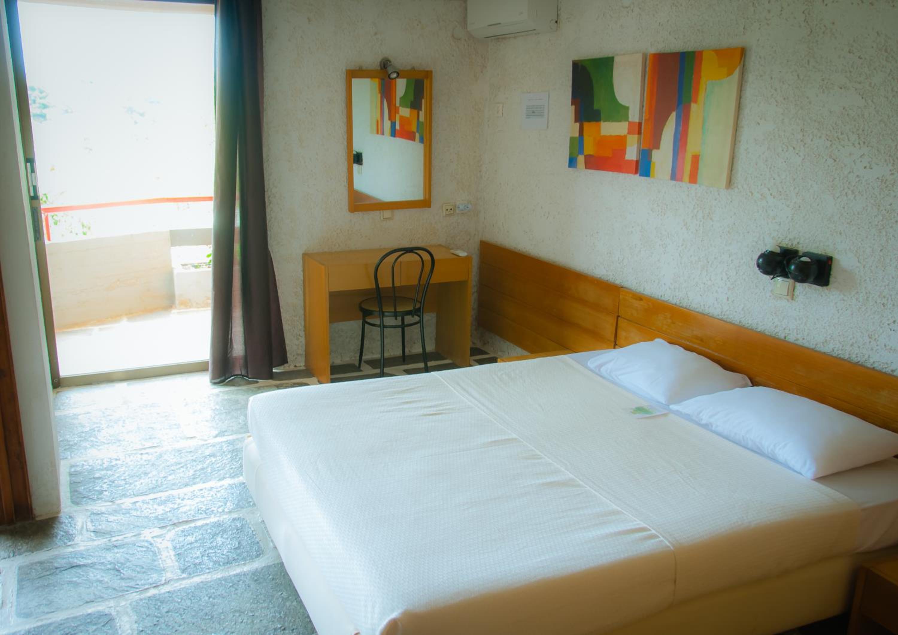 Suite - Photo 17
