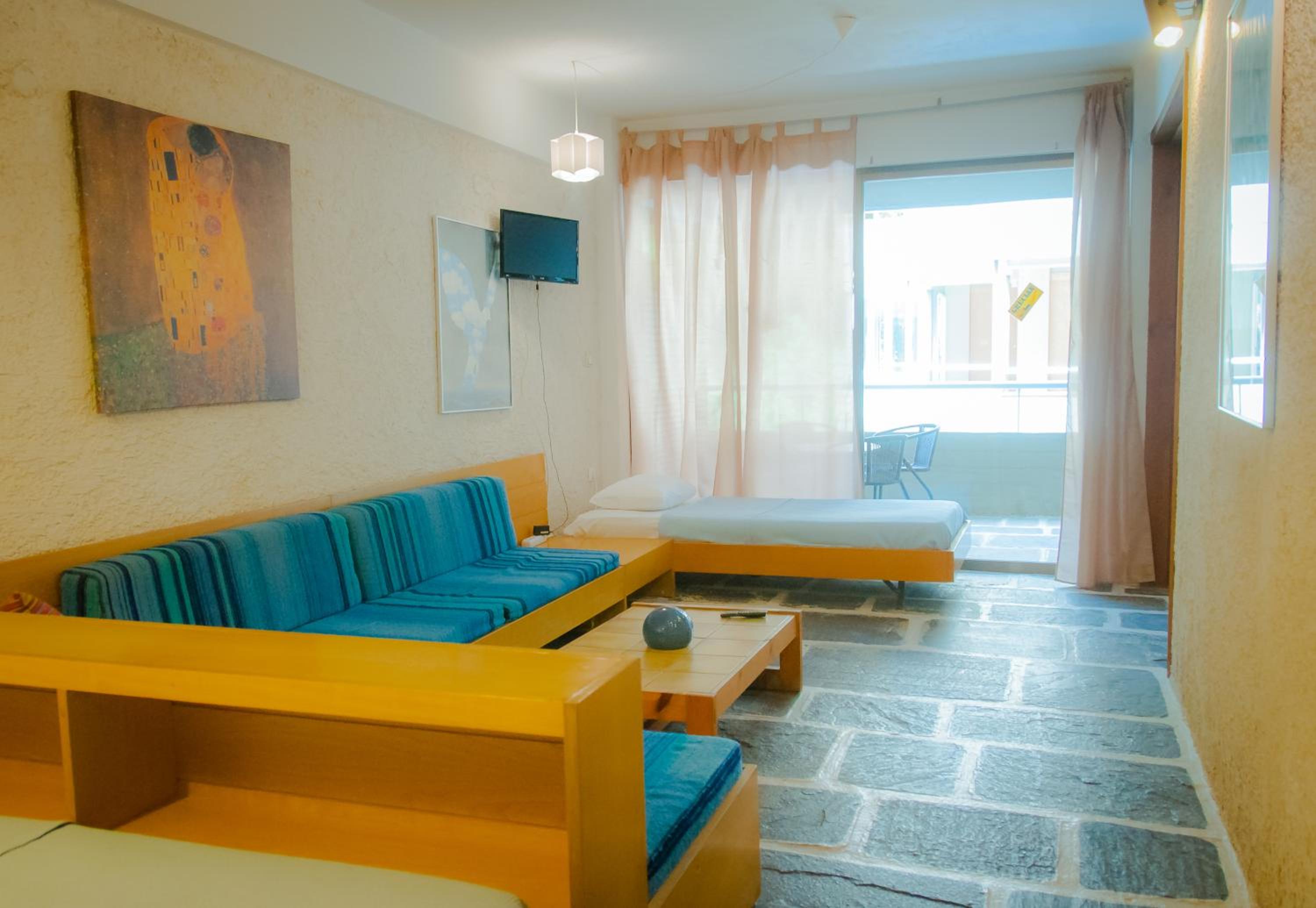 Suite - Photo 20
