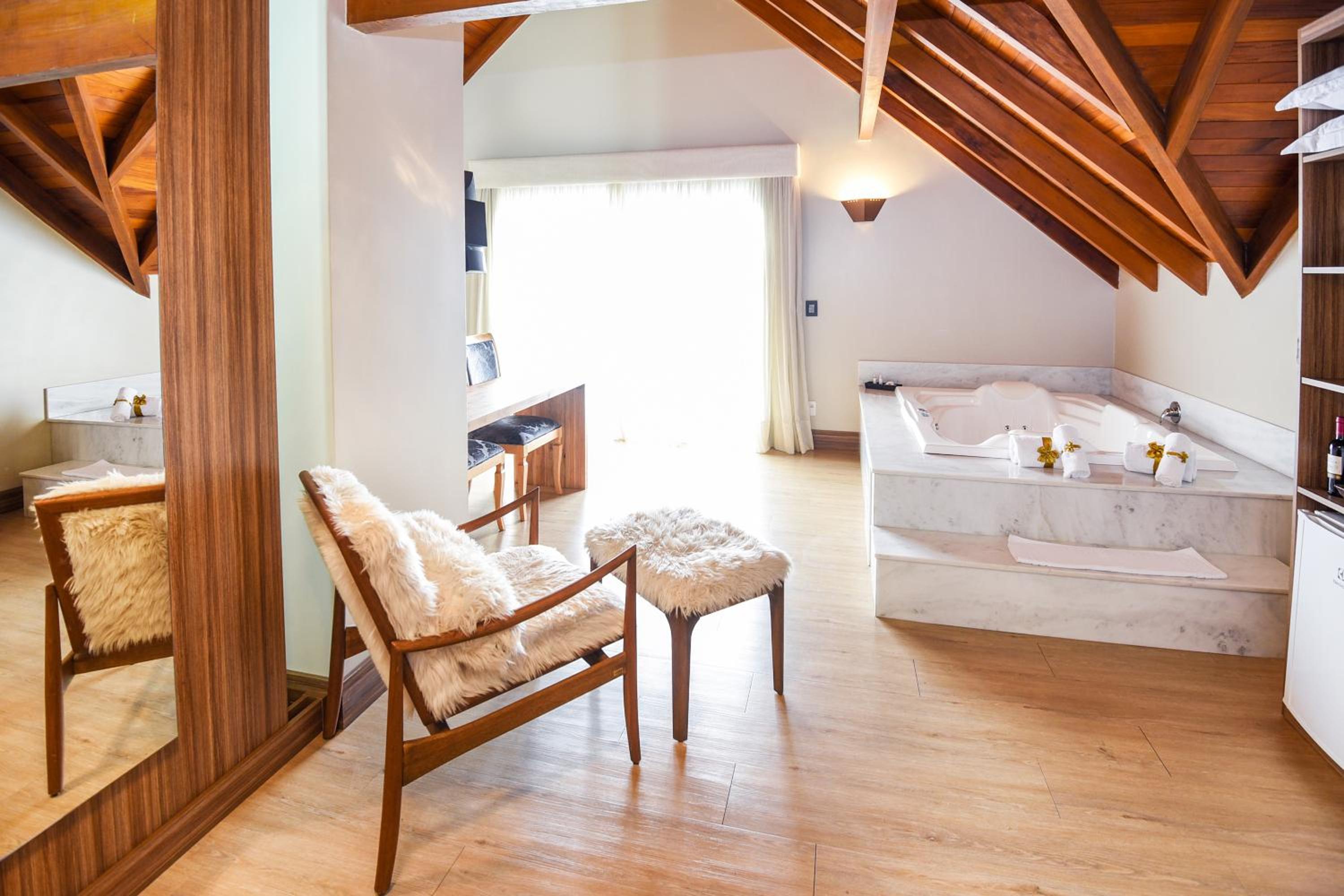 Luxury Suite with Balcony