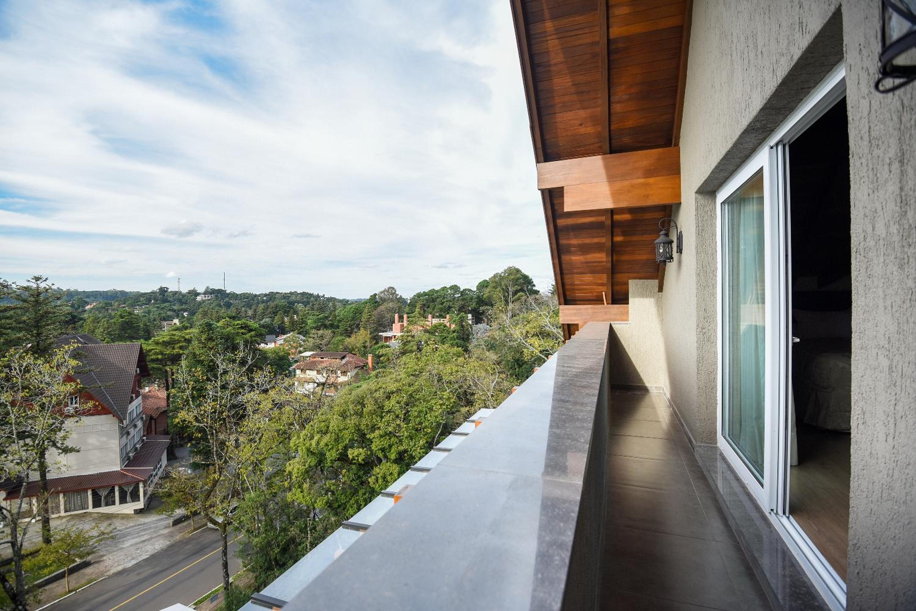 Luxury Suite with Balcony