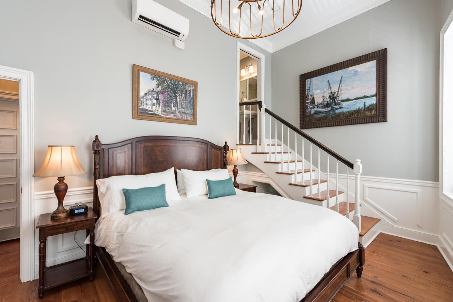 One-bedroom Loft Apartment