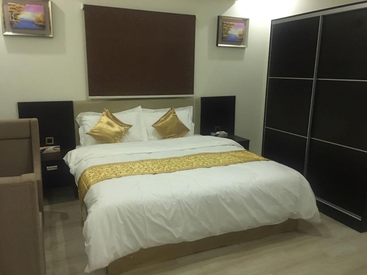 Deluxe Room (2 Adults + 1 Child) photo 2