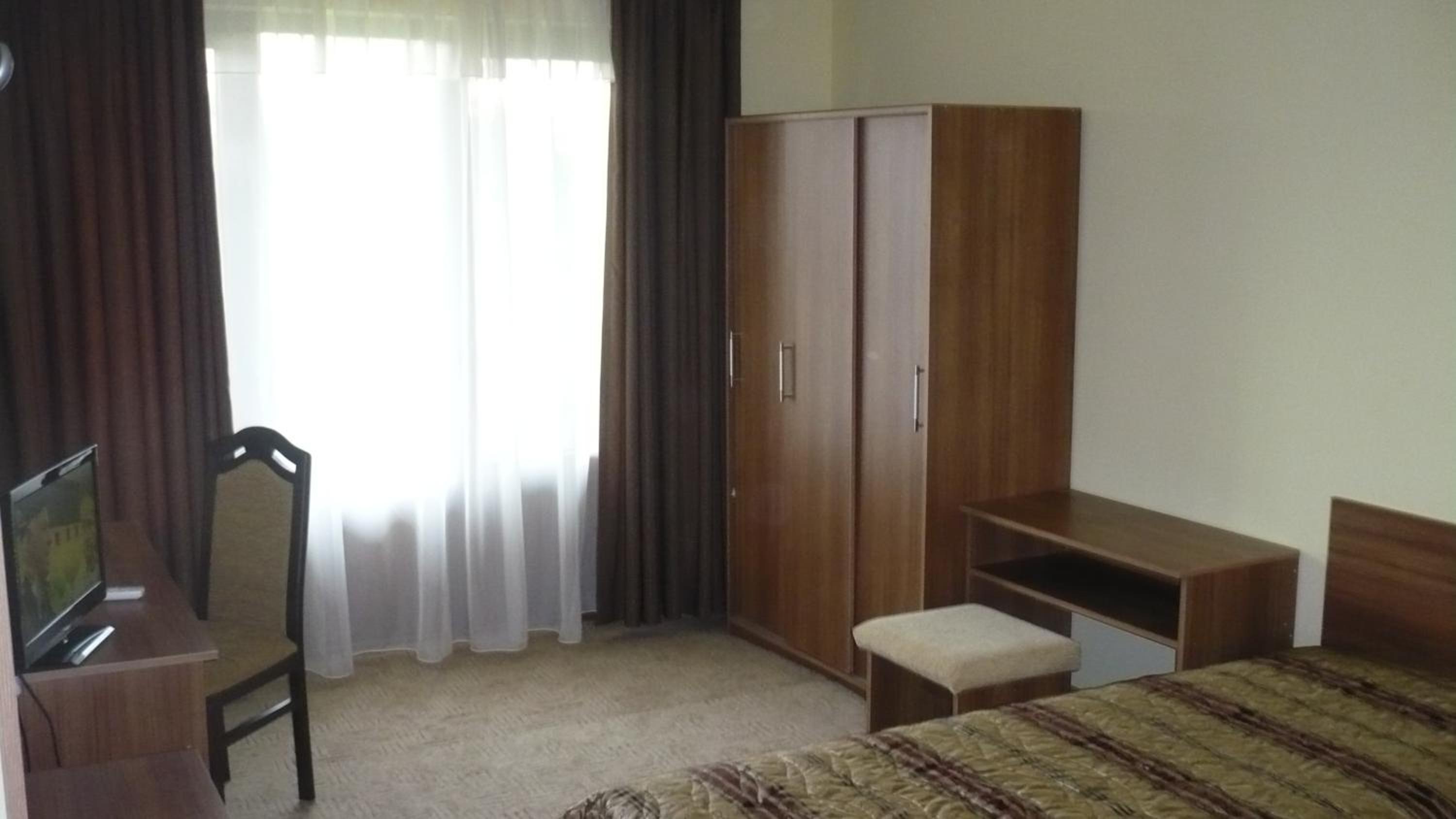 Large Double or Twin Room photo 1