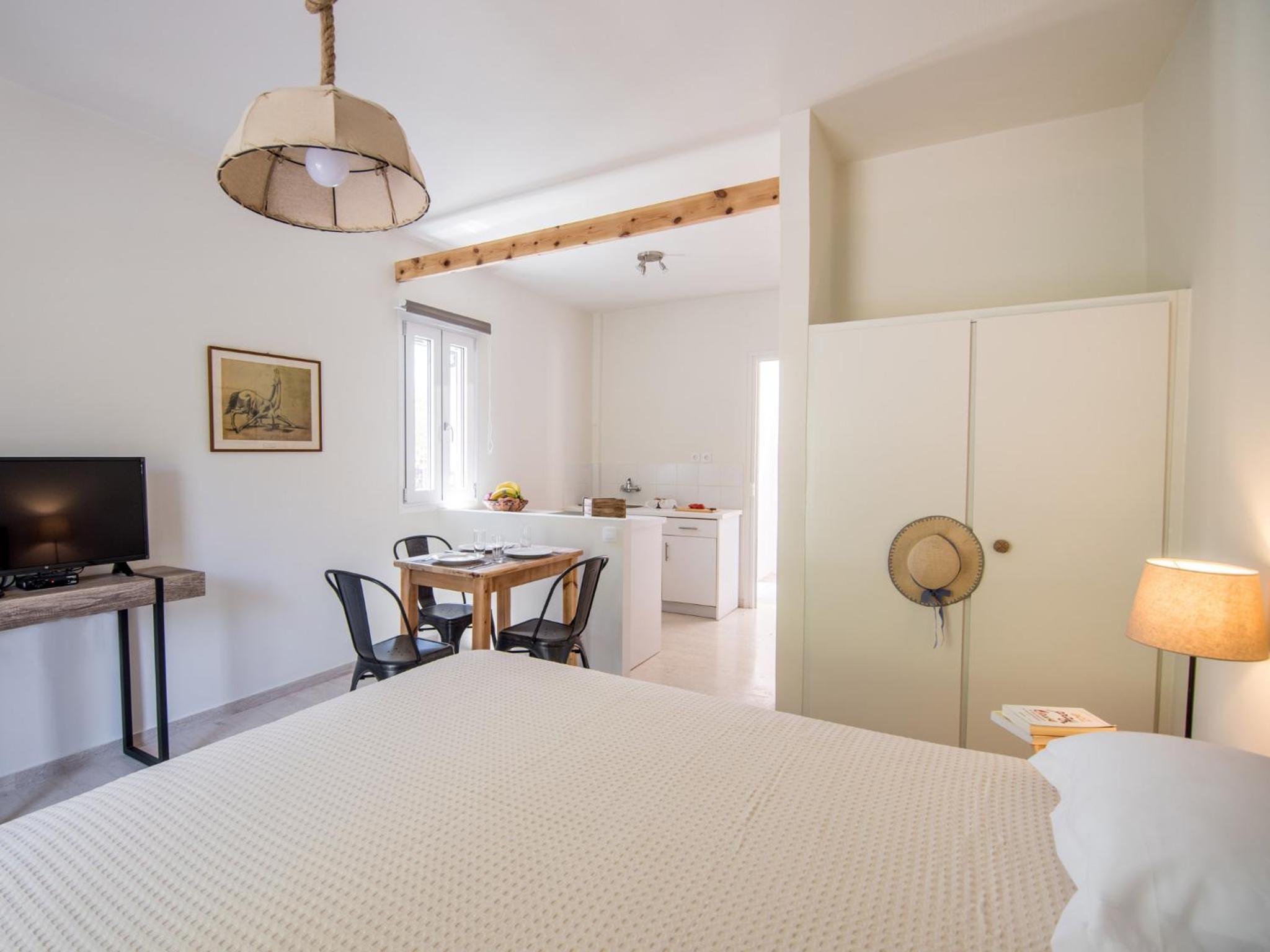 Studio Apartment with Double Bed and Mountain View photo 2