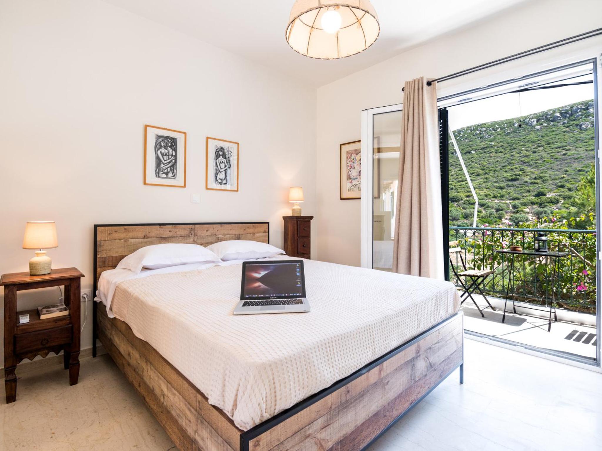 Studio Apartment with Mountain View