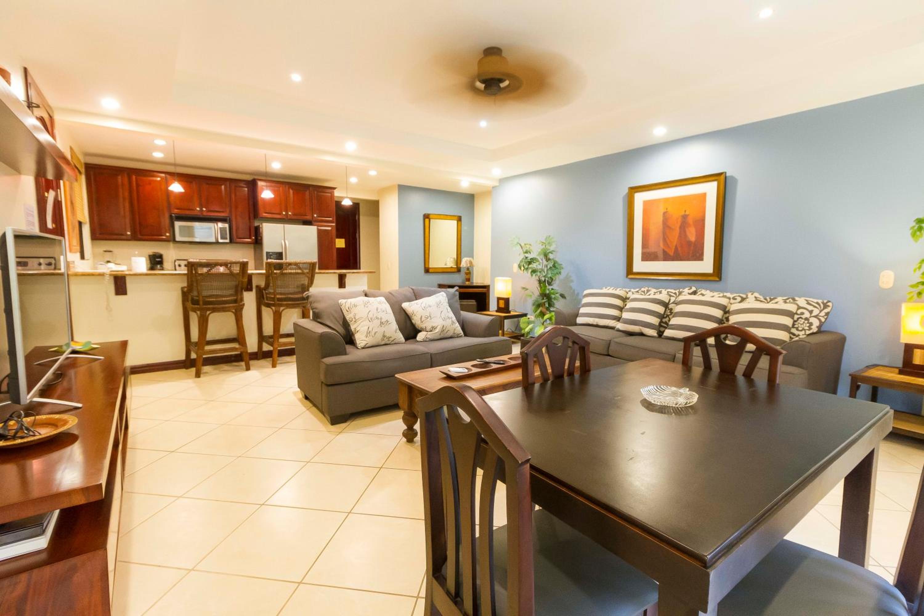 Two-Bedroom Apartment with Terrace - Photo 4